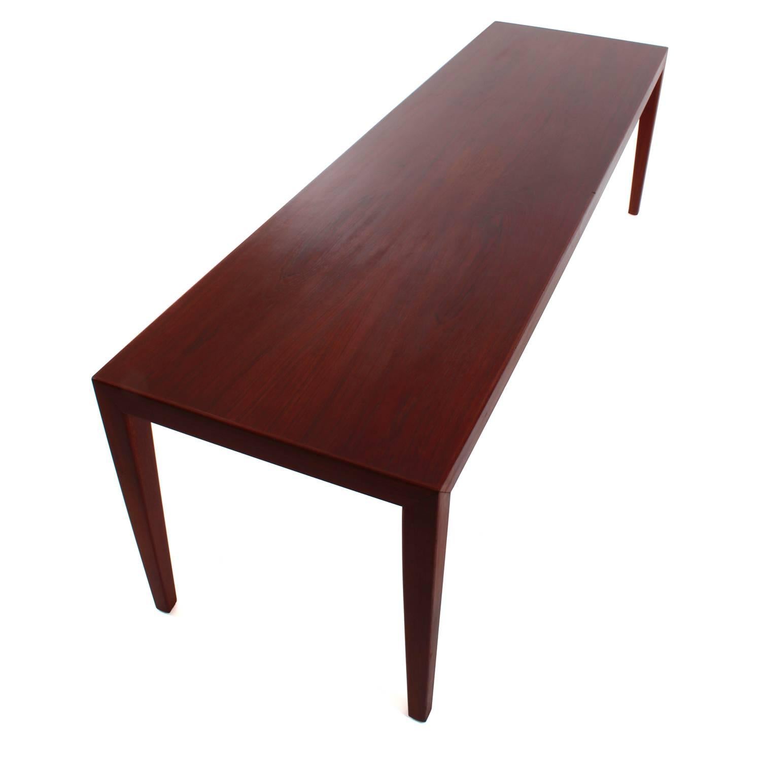 Large rosewood coffee table by Severin Hansen Jr. for Haslev Møbelsnedkeri in the late 1950s - Minimalist Danish Mid-Century Modern coffee table in very good condition!

This is the largest version, measuring 70.9
