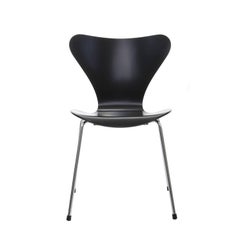 Series 7 Chair by Arne Jacobsen, for Fritz Hansen 1955. Professionally Restored