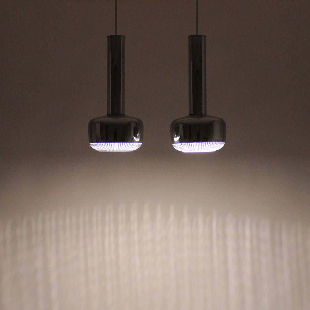 GULDPENDEL, Chrome ceiling lights by Danish architect Vilhelm Lauritzen in 1958 and produced by Louis Poulsen - Scandinavian Modern pendant pair in RARE excellent vintage condition including their original boxes!

This minimalist pair of chromed