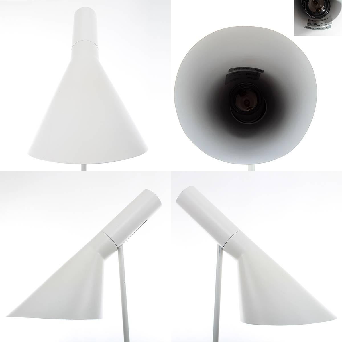 Cast AJ Floor Lamp, Arne Jacobsen, Louis Poulsen, 1957. the Classic White Floor Light For Sale