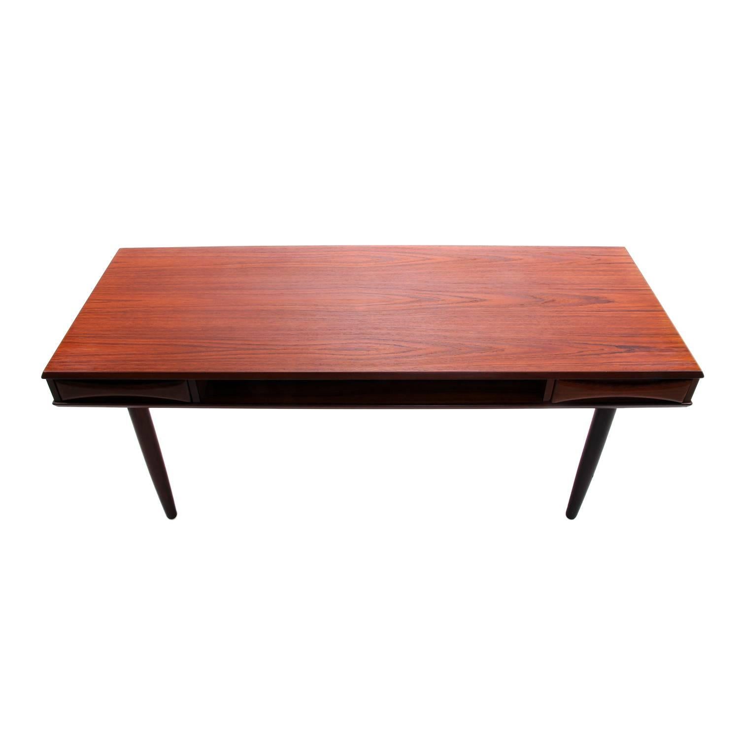 Teak Coffee Table by Danish Furniture Maker, 1960s Scandinavian Modern Table In Excellent Condition For Sale In Frederiksberg, DK