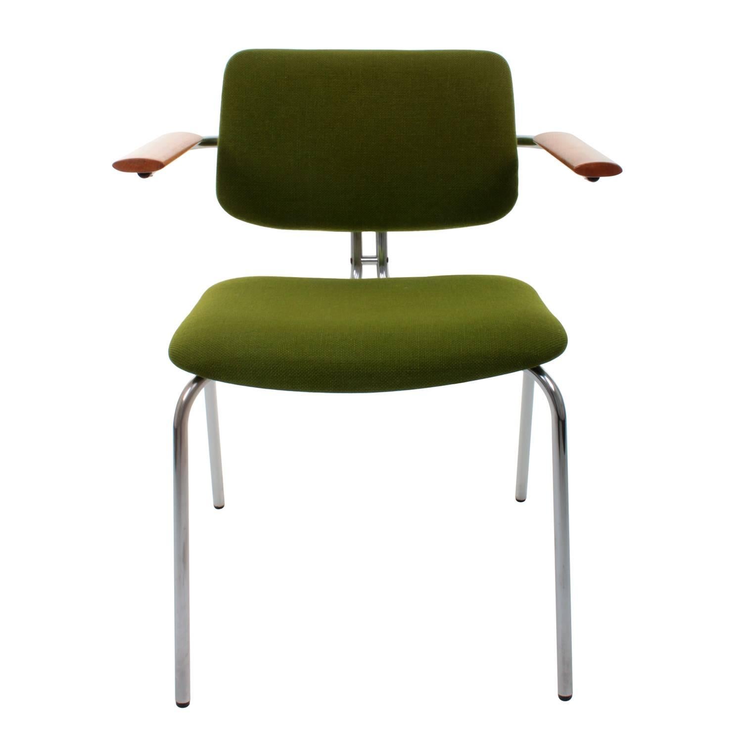 Chair by Duba Møbelindustri in the 1980s, vintage dining chair with original grass-green wool upholstery, beech armrest and chromed legs - in very good vintage condition.

A very attractive dining chair, shaped a little different to common slim