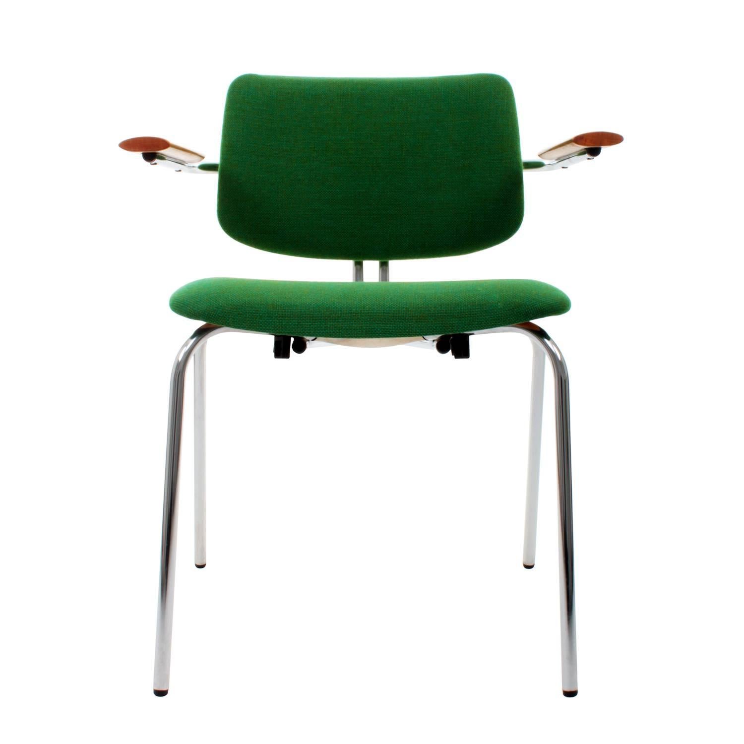 Chair by Duba Møbelindustri in the 1980s, vintage dining chair with original forest-green wool upholstery, beech armrest and chromed legs, in very good vintage condition.

A very attractive dining chair, shaped a little different to common slim and
