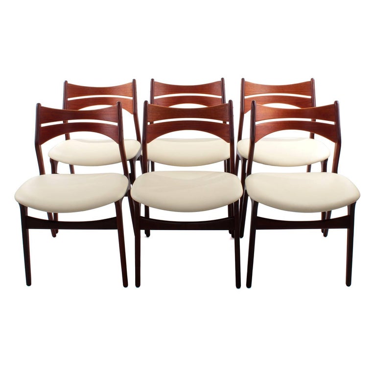 ROSEWOOD and TEAK dining chairs - a captivating set of six Scandinavian Modern Erik Buck model 310 chairs, designed ca. 1960 (mentioned in Mobilia in 1961) and produced at Christian Christensens Møbelfabrik in Vamdrup - all gently restored and