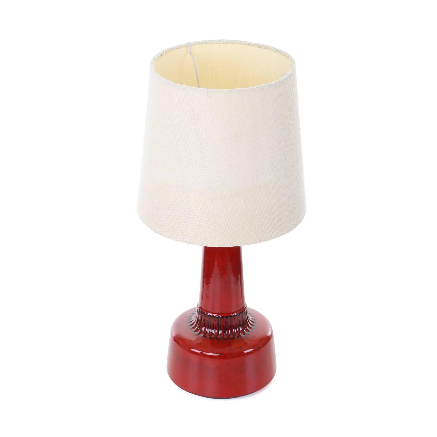 Red Table Lamp by Einar Johansen, Soholm, 1960s, Danish Modern Table Light In Excellent Condition For Sale In Frederiksberg, DK