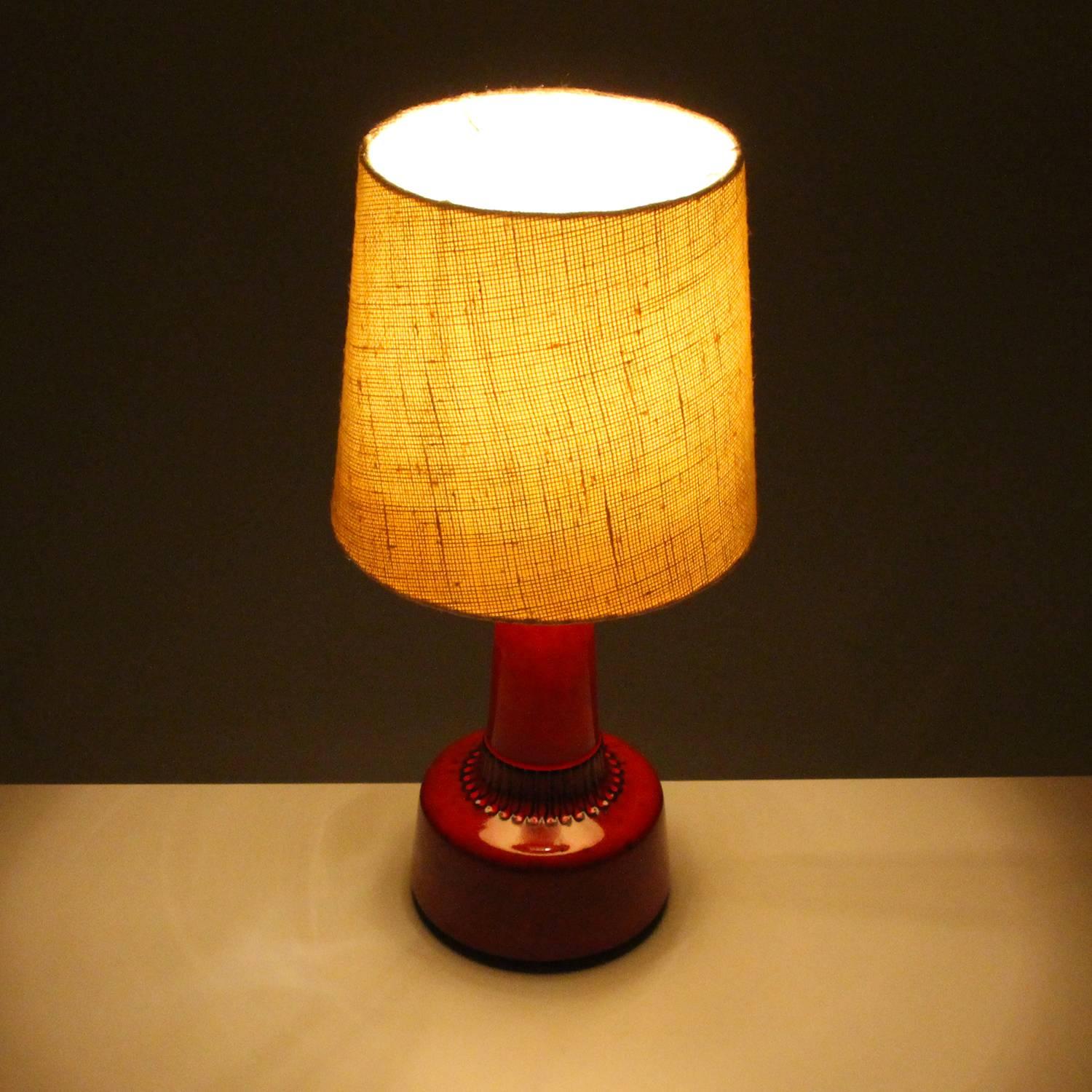 20th Century Red Table Lamp by Einar Johansen, Soholm, 1960s, Danish Modern Table Light For Sale