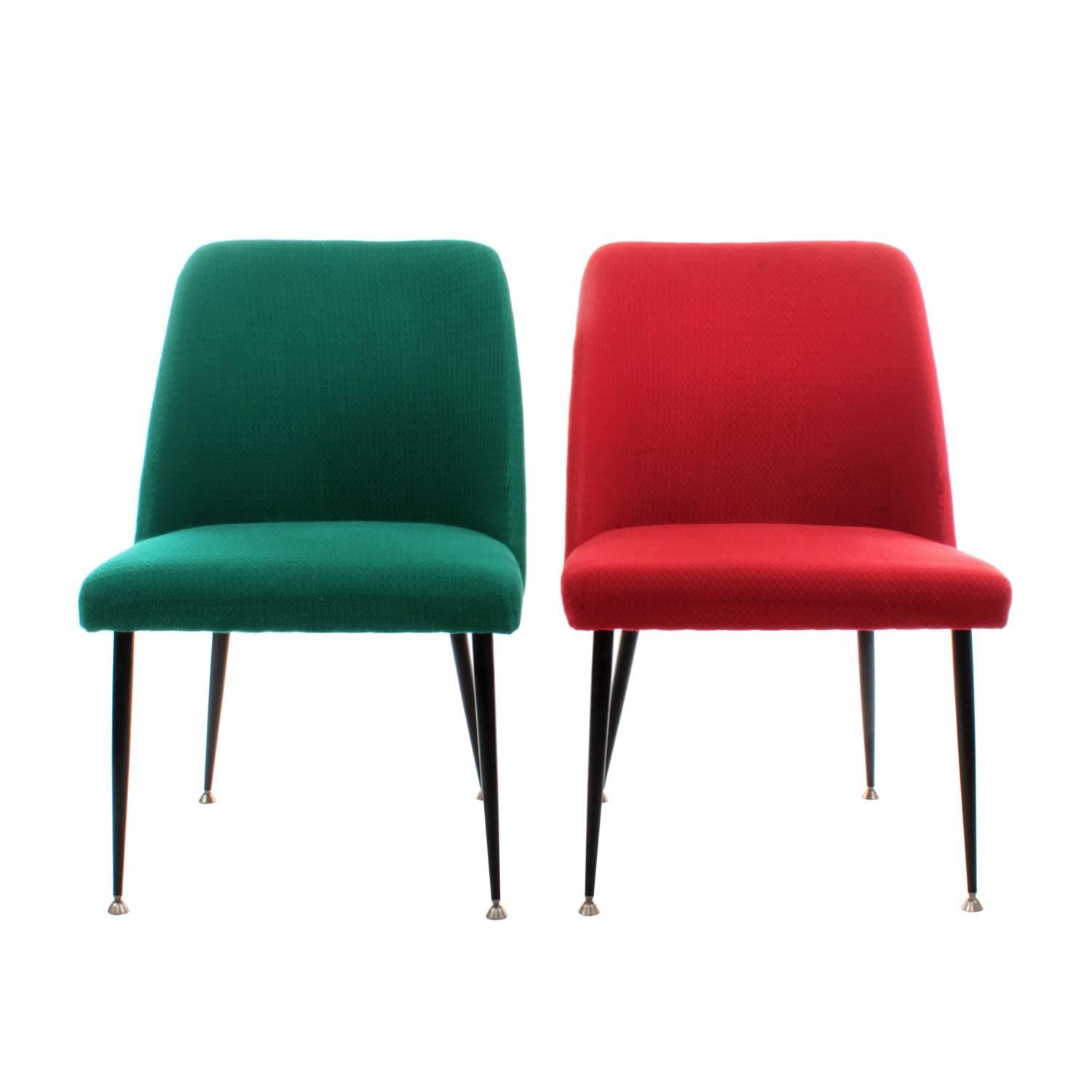 Pair of chairs - stylish pair of 1950s accent chairs by unknown producer - beautiful set of midcentury Danish chairs in teal green and dusty red.

A pair of slipper chairs with woven fabric upholstery and tapered black lacquered legs with metal