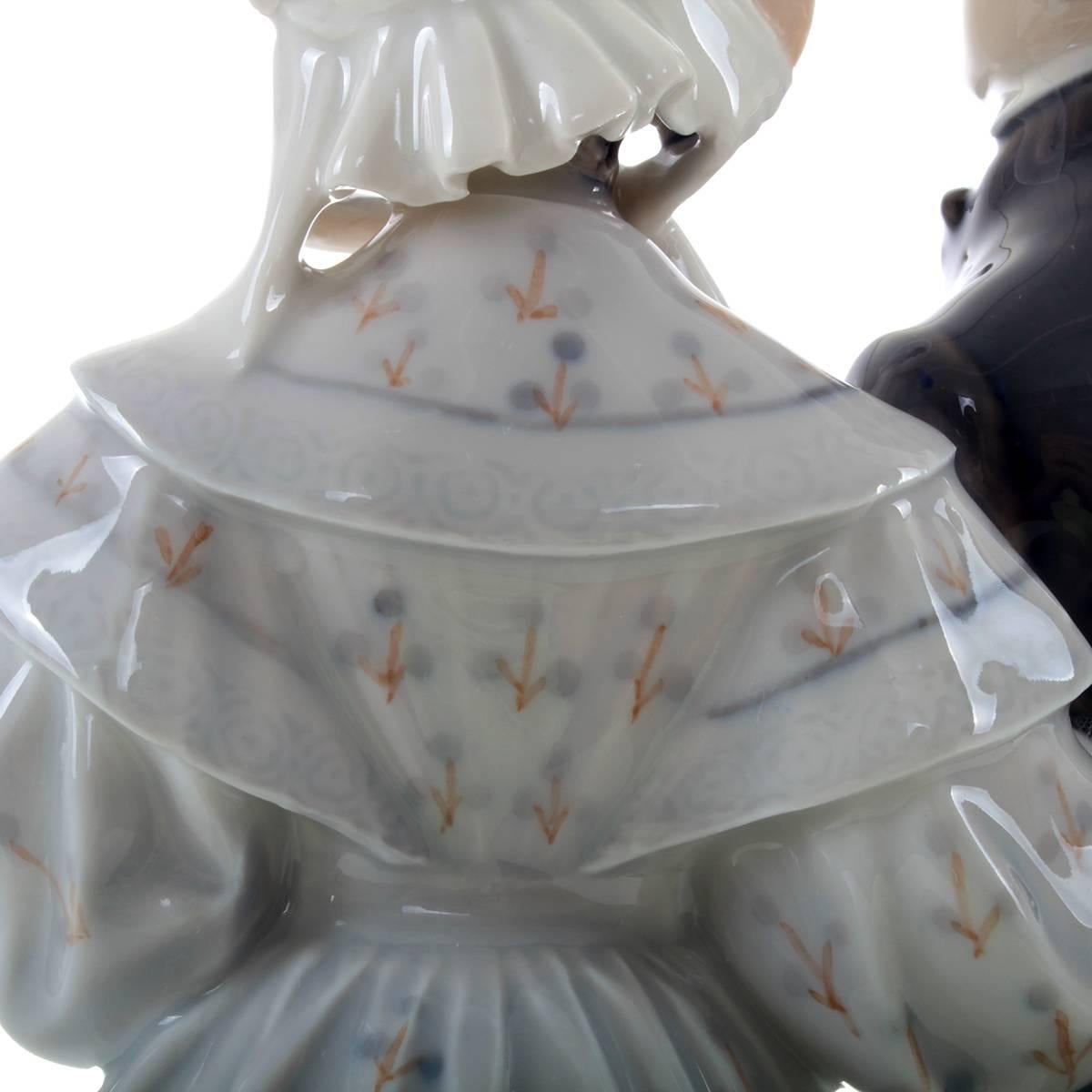 Royal Copenhagen Porcelain Figurine, Evening Stroll at Tivoli, Factory First In Excellent Condition For Sale In Frederiksberg, DK