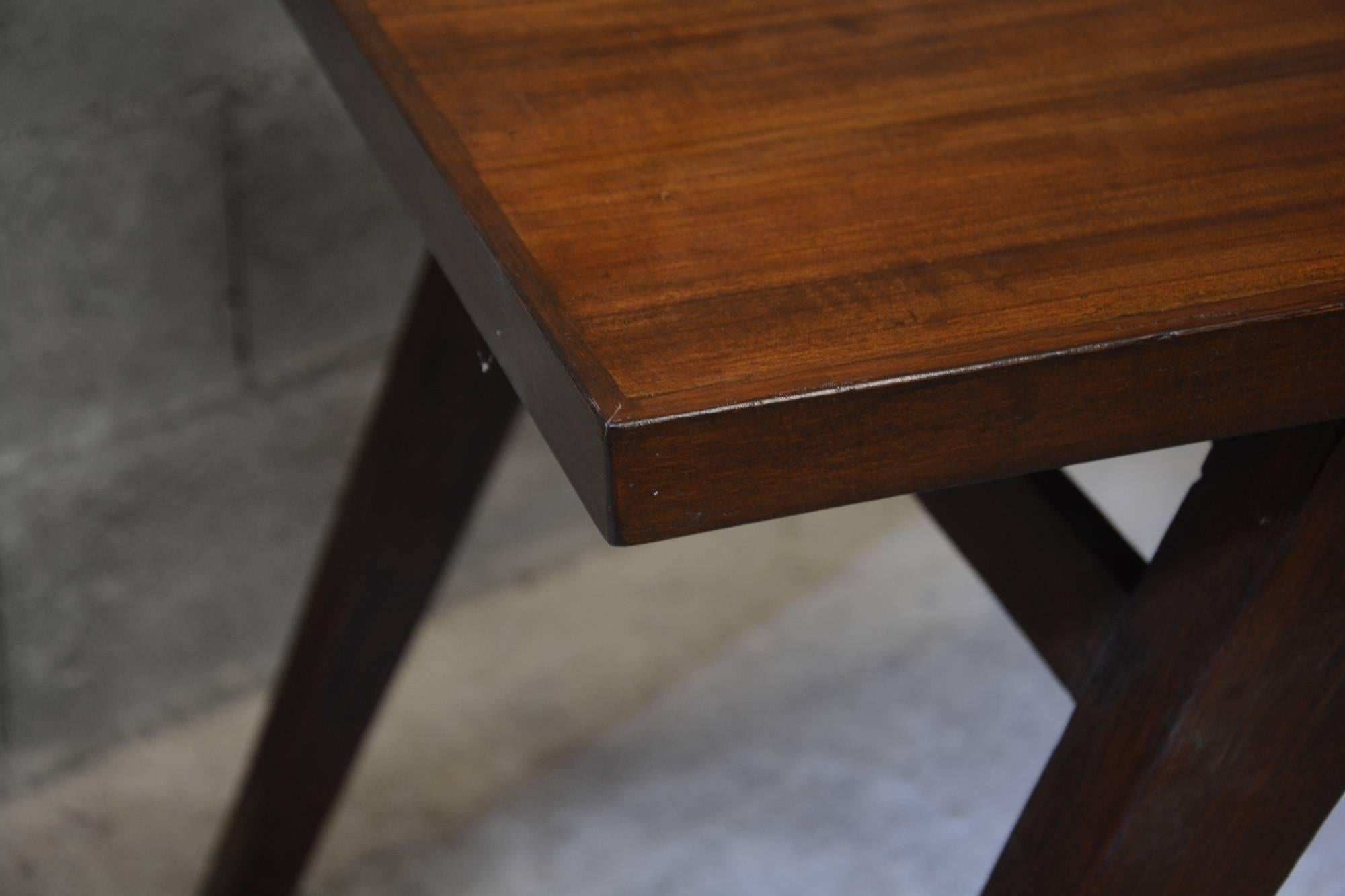 dining table for hostel