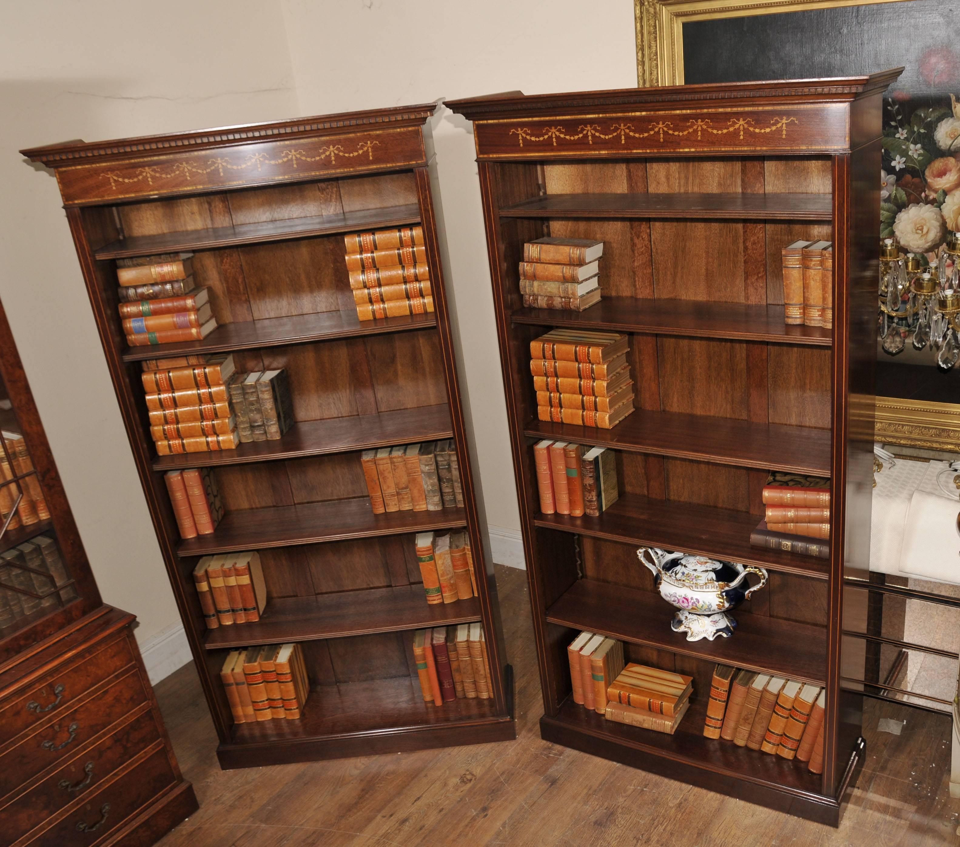 Pair of English Sheraton Style Mahogany Open Front Bookcases For Sale 1