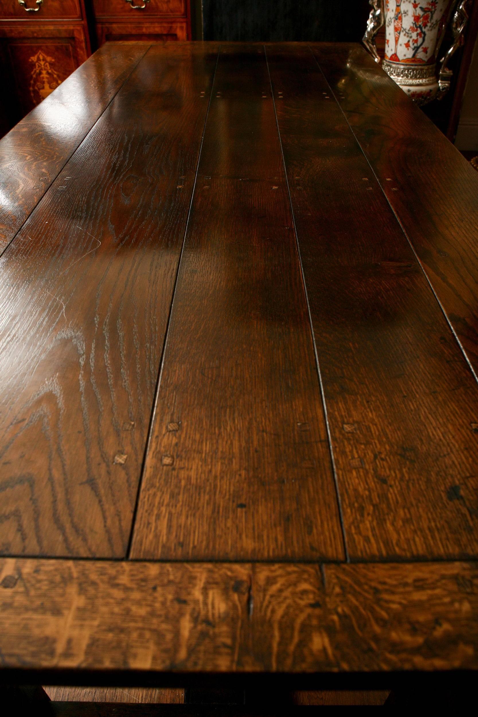 Extending Oak Refectory Table Farmhouse Dining Table In Good Condition For Sale In Potters Bar, Herts
