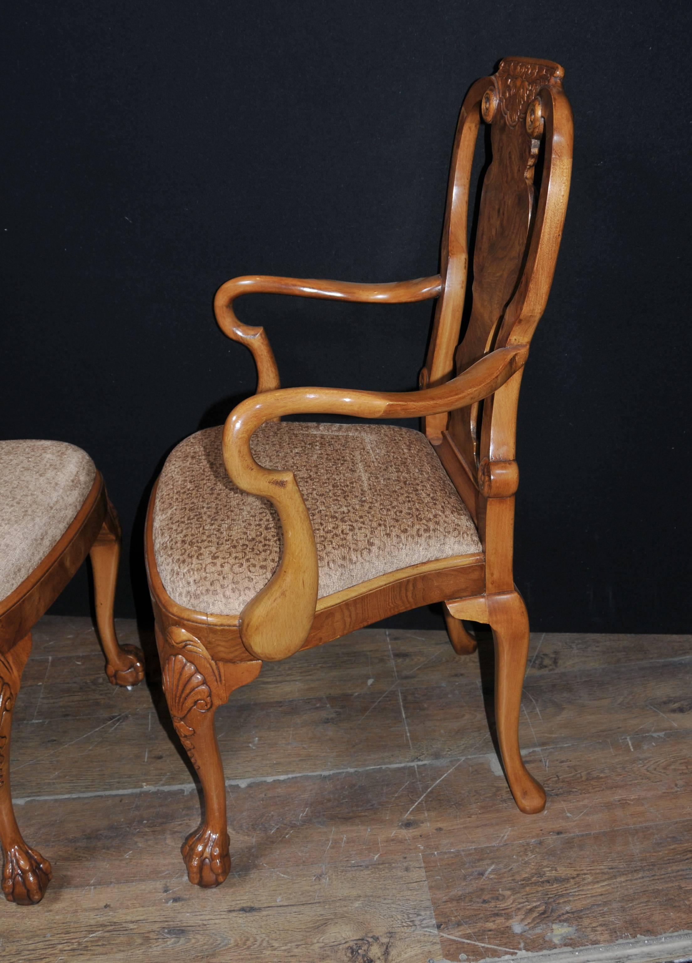Simply stunning set of Queen Anne style dining chairs in walnut.
Hope the photos do this exquisite set some justice, definitely better in the flesh.
Set of eight consists of two armchairs and six side chairs.
Classic Queen Anne look with curved