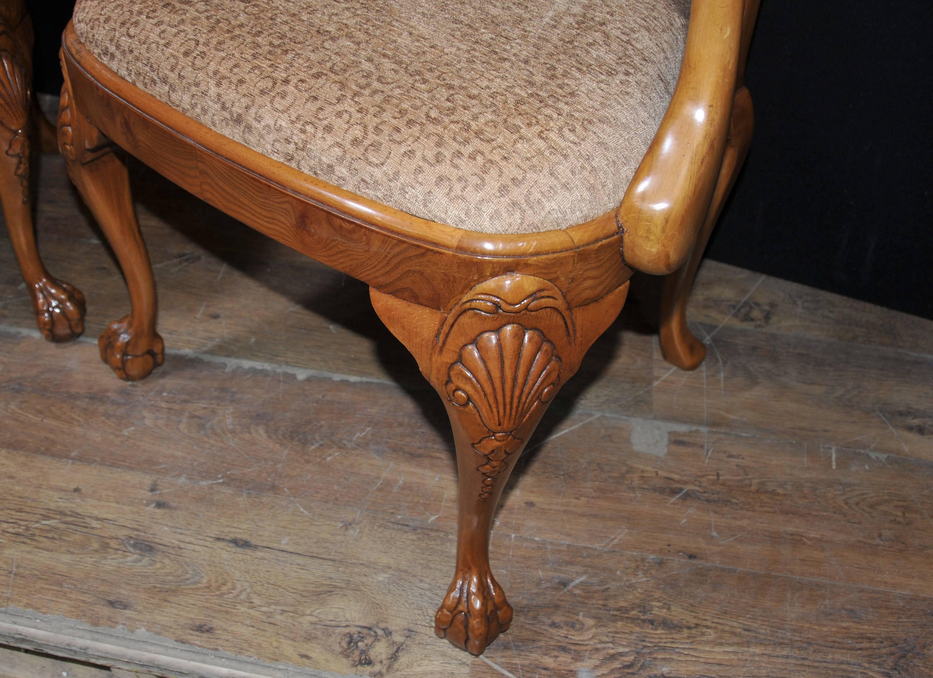 Set of Eight Walnut Queen Anne Style Dining Chairs For Sale 1