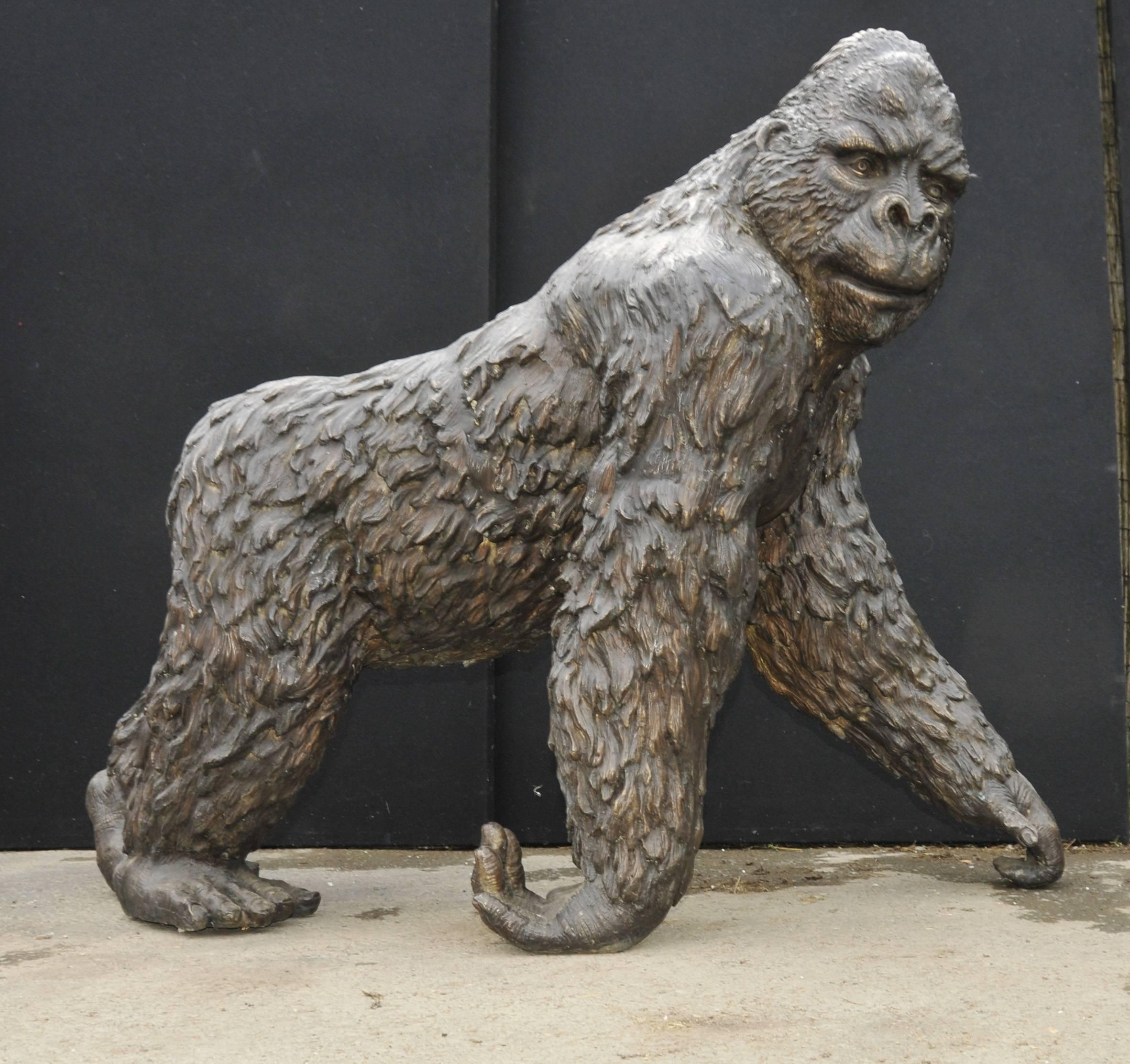 Lifesize Bronze Gorilla Statue Casting Animal Primate In Excellent Condition For Sale In Potters Bar, Herts