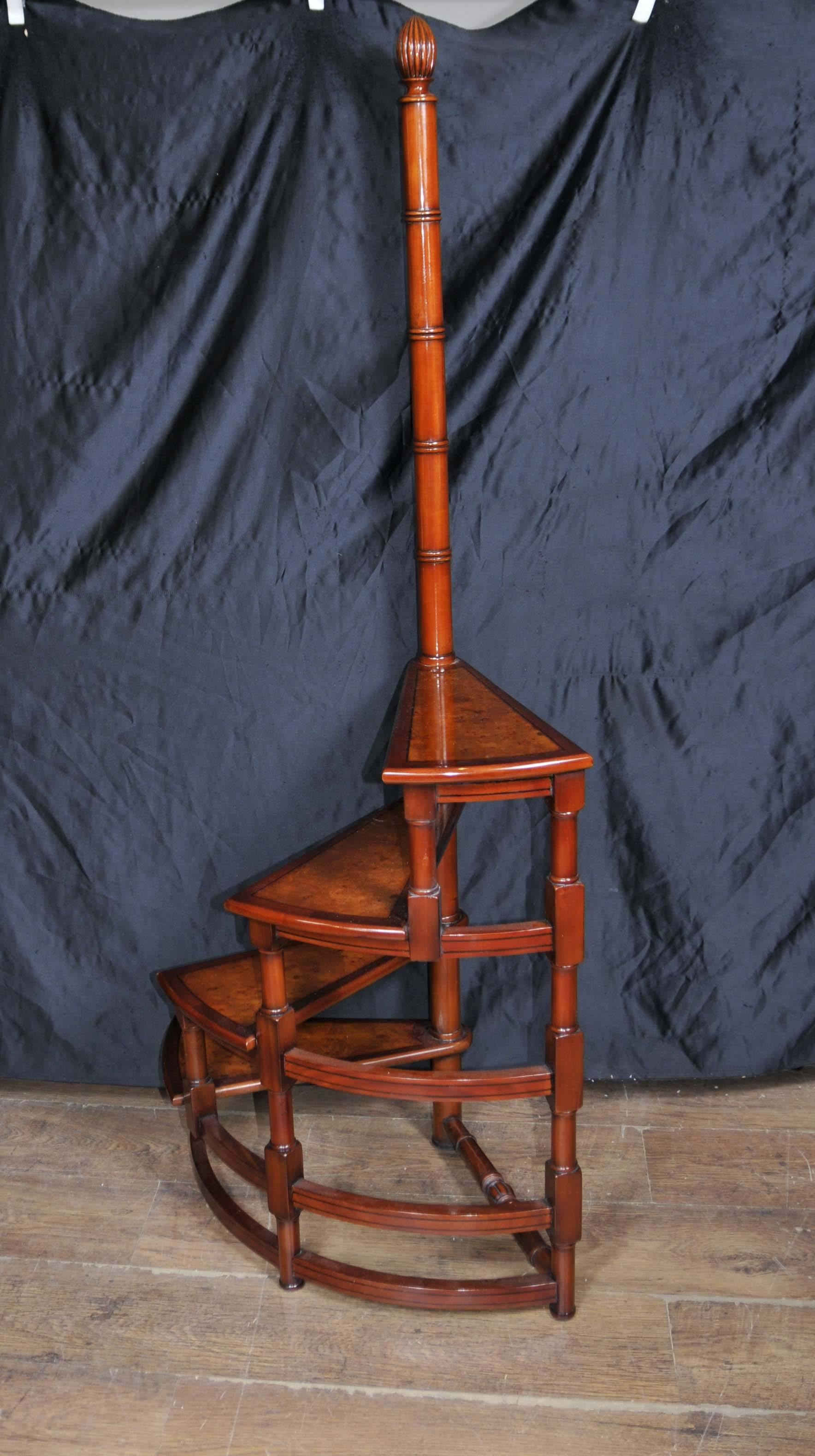 Victorian Style Library Steps in Mahogany Ladder Step Bookcase In Excellent Condition In Potters Bar, Herts