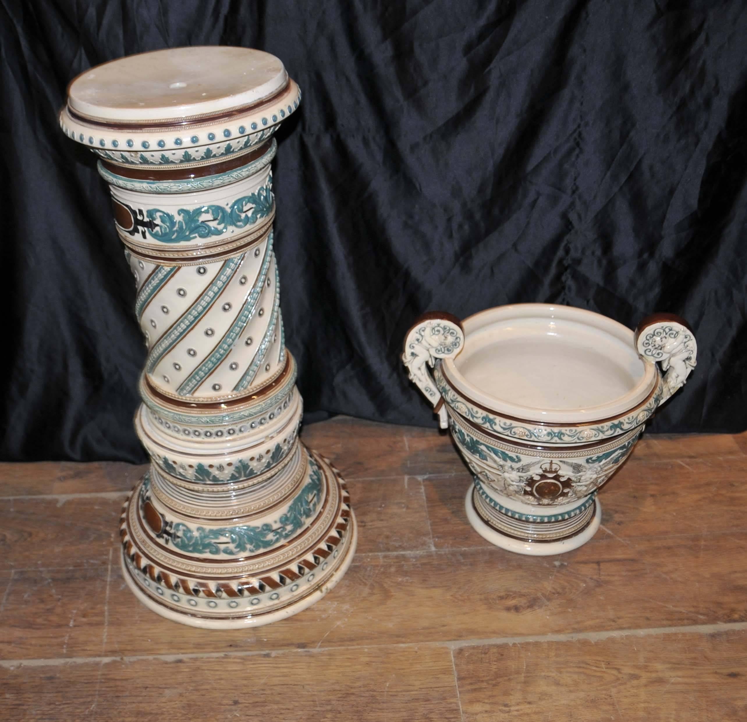English Majolica Porcelain Jardiniere Plant Stand Pot Column In Excellent Condition For Sale In Potters Bar, Herts