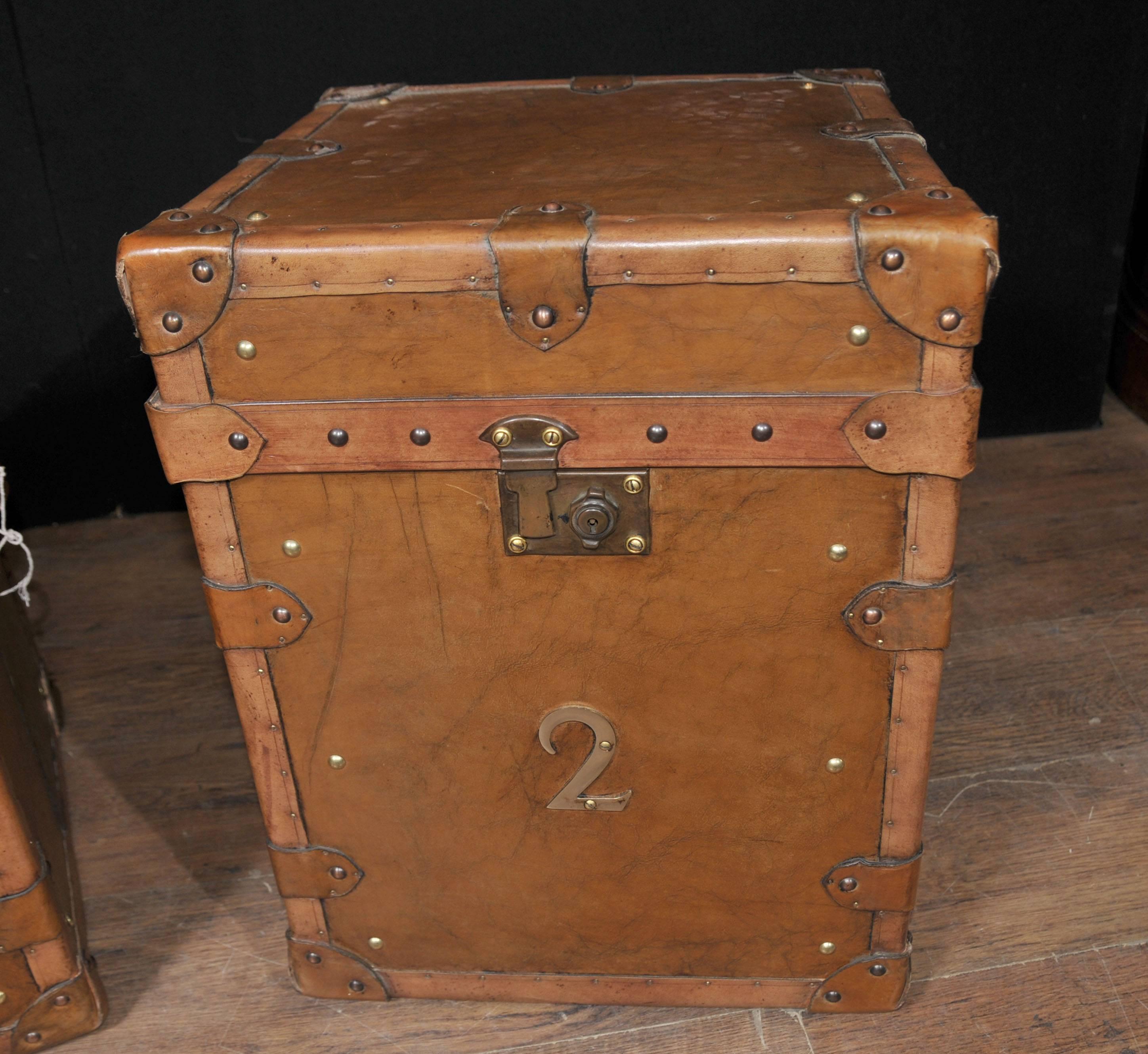 Pair of Vintage Steamer Trunk Luggage Boxes Side Tables For Sale 3