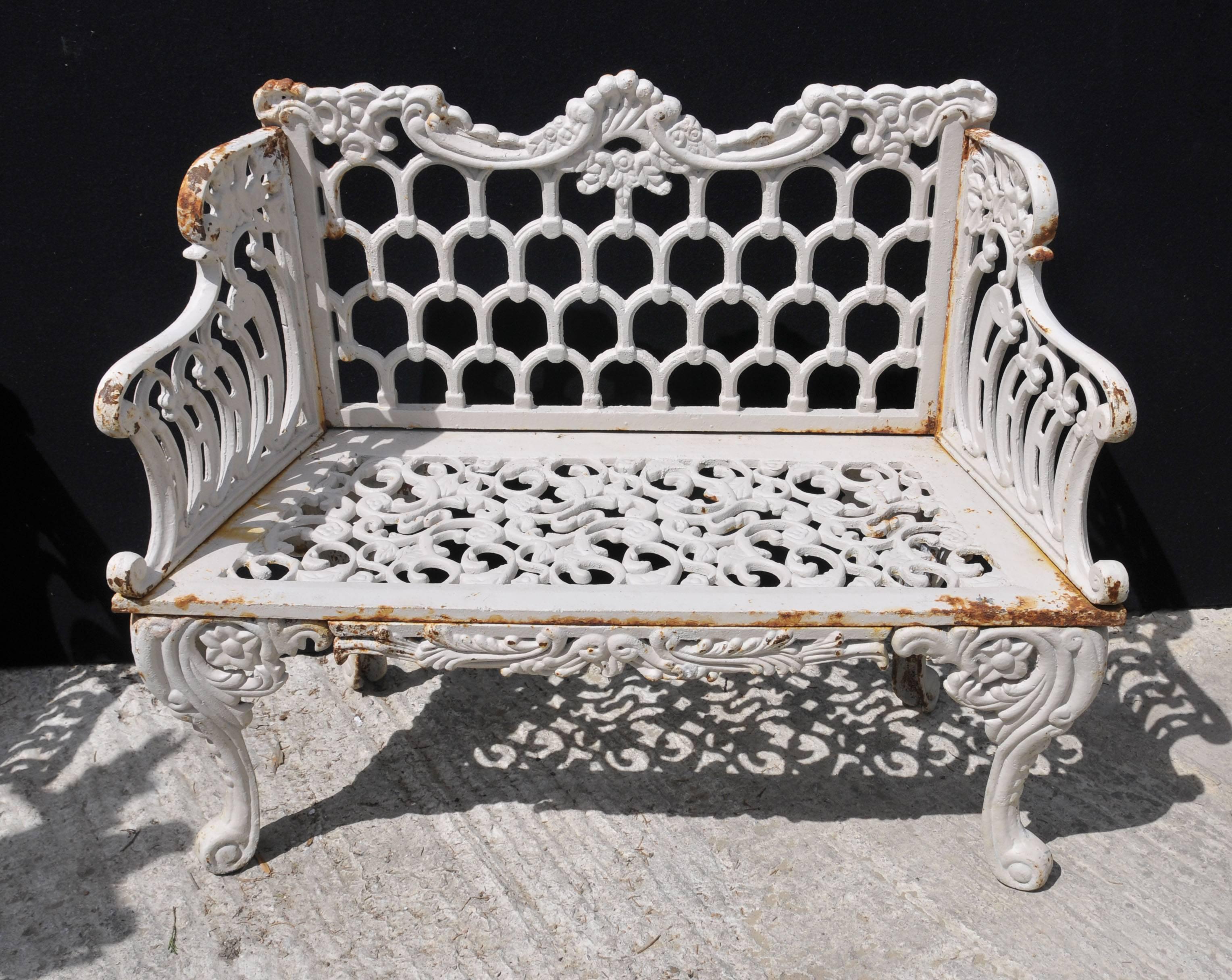 Pair of Cast Iron Coalbrookdale Style Horseshoe Garden Benches In Good Condition For Sale In Potters Bar, Herts