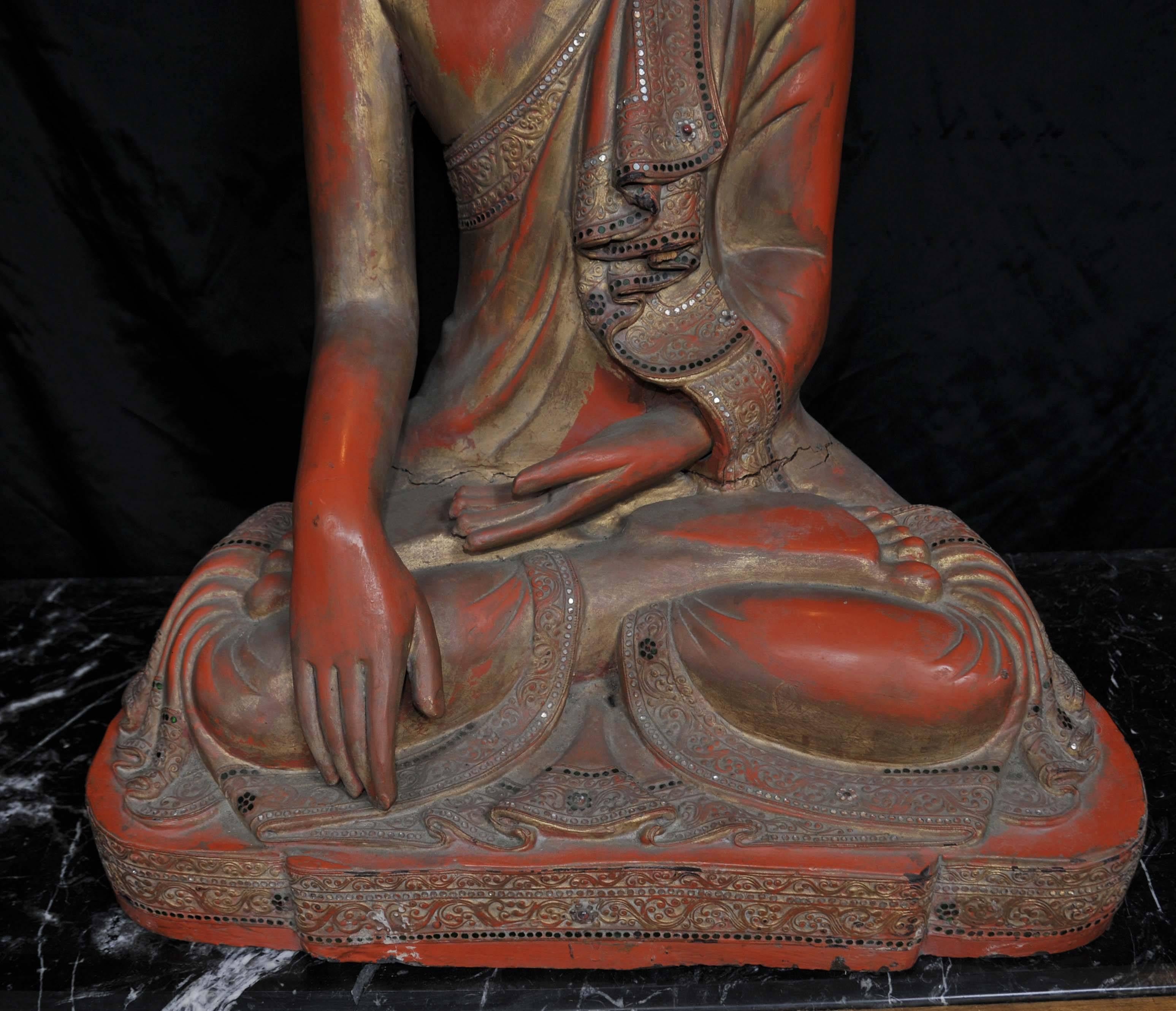 Burmese red lacquered seated figure of Buddha, late 20th century For Sale 2