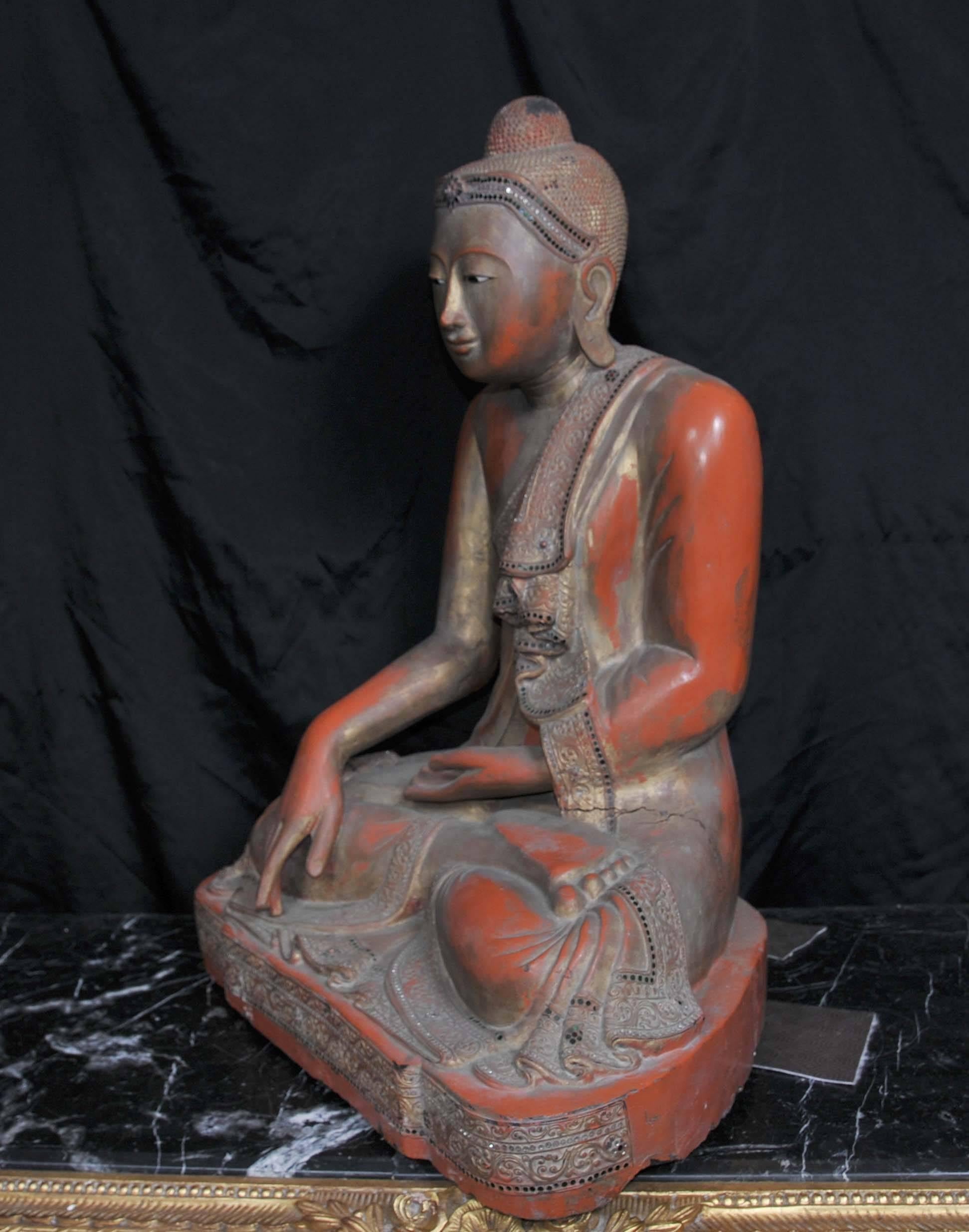 Burmese red lacquered seated figure of Buddha, late 20th century For Sale 3