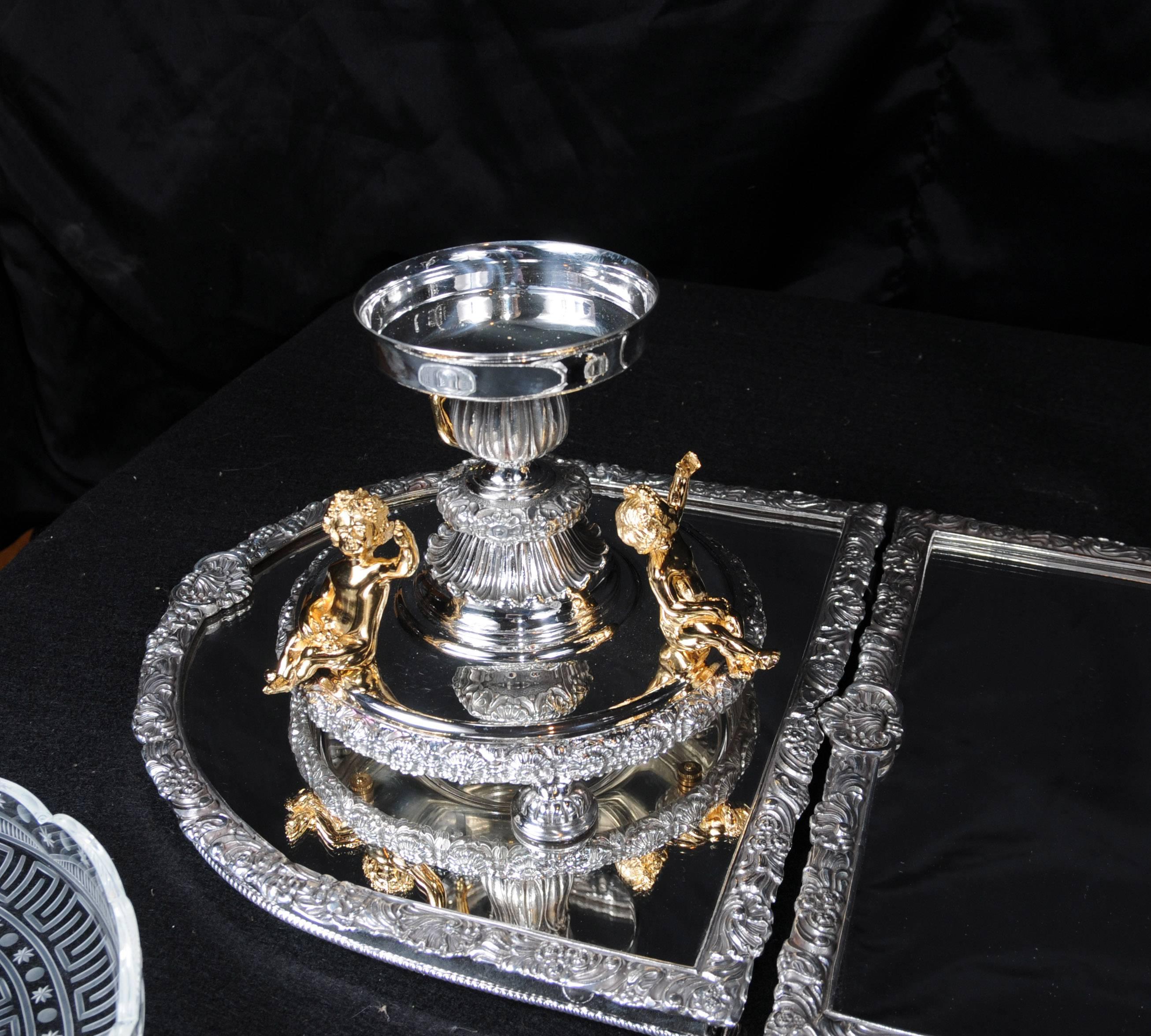 Elkington Silver Plate Centrepiece Epergne Cherub Candelabra In Excellent Condition For Sale In Potters Bar, Herts