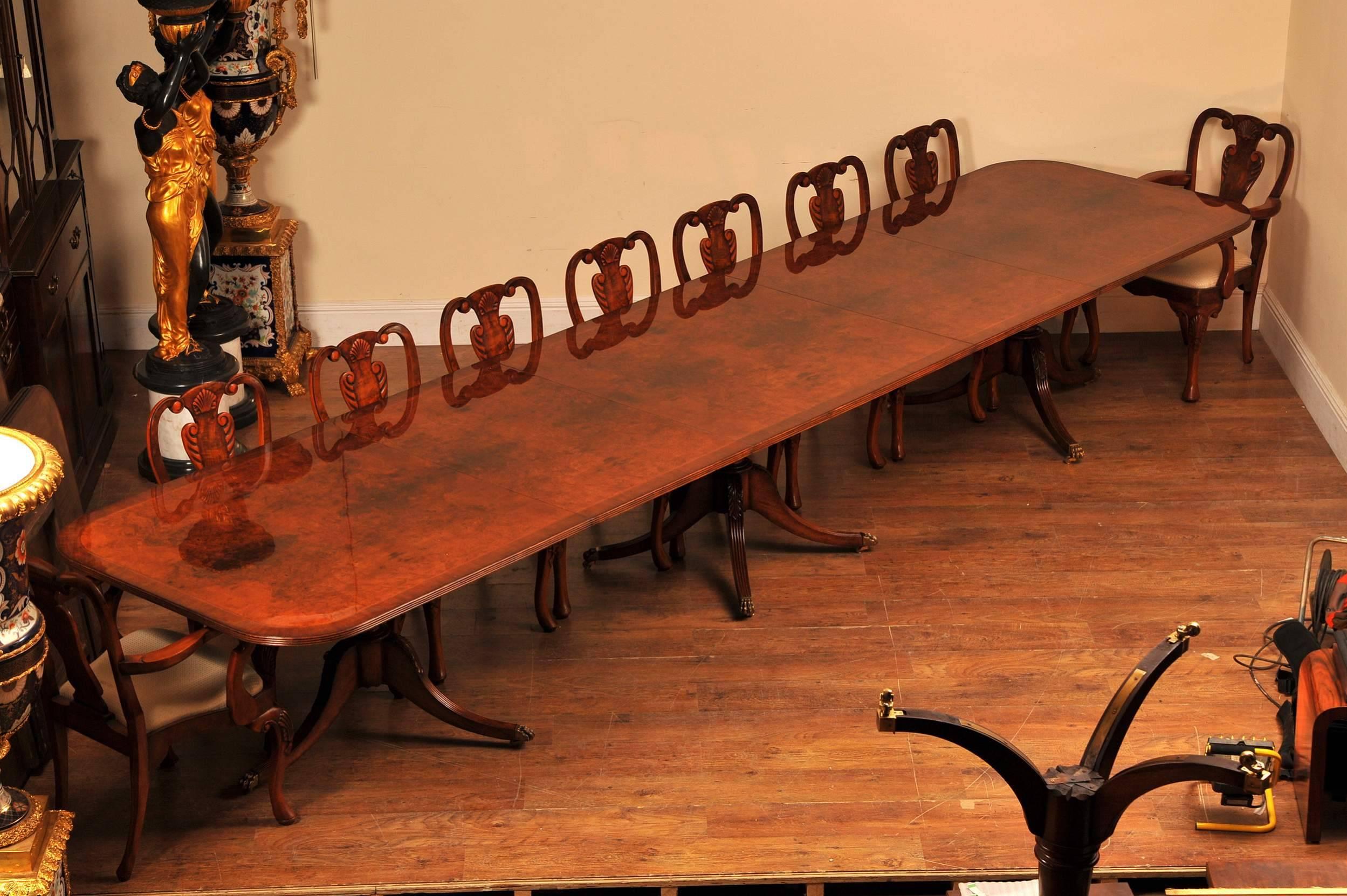 Come view this for yourself in our Hertfordshire warehouse.
Stunning English Regency style pedestal dining table in walnut.
Fully extended this goes to 16 feet - easily seats 18 people!
Perfect for large scale dinner parties or even executive