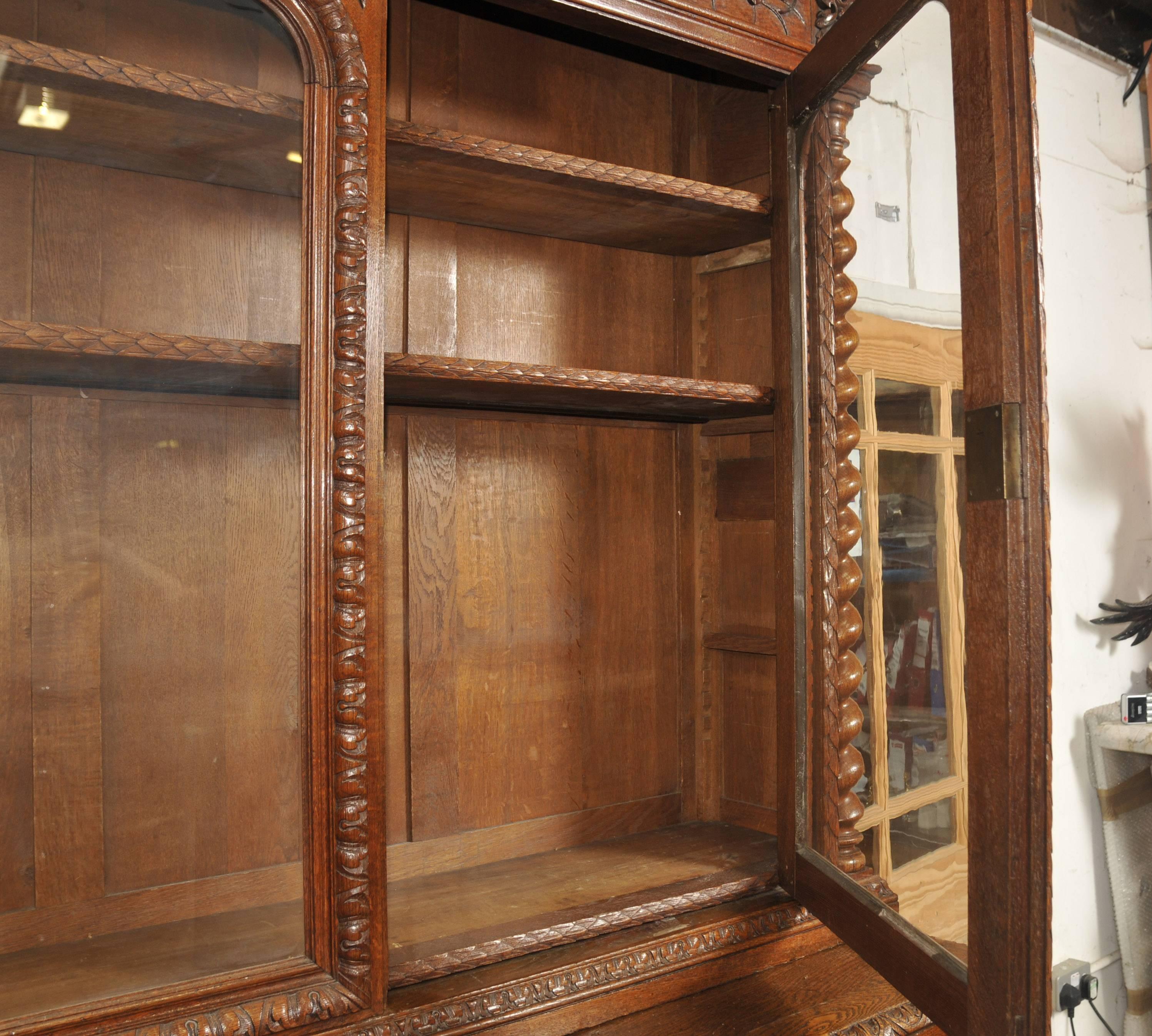 Victorian Large Antique Oak Cabinet Bookcase Farmhouse Barley Twist, 1880 For Sale