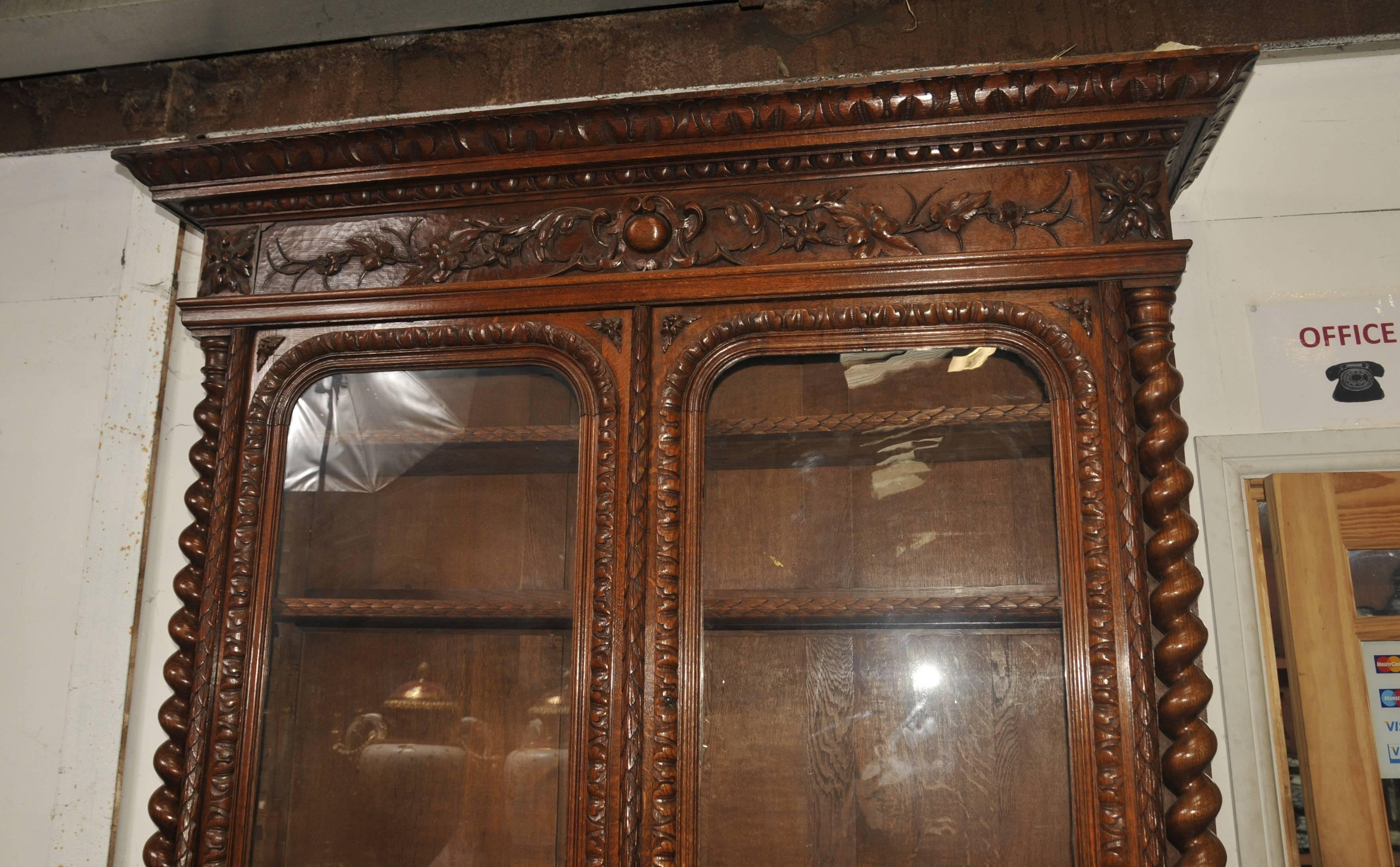 Large Antique Oak Cabinet Bookcase Farmhouse Barley Twist, 1880 For Sale 1