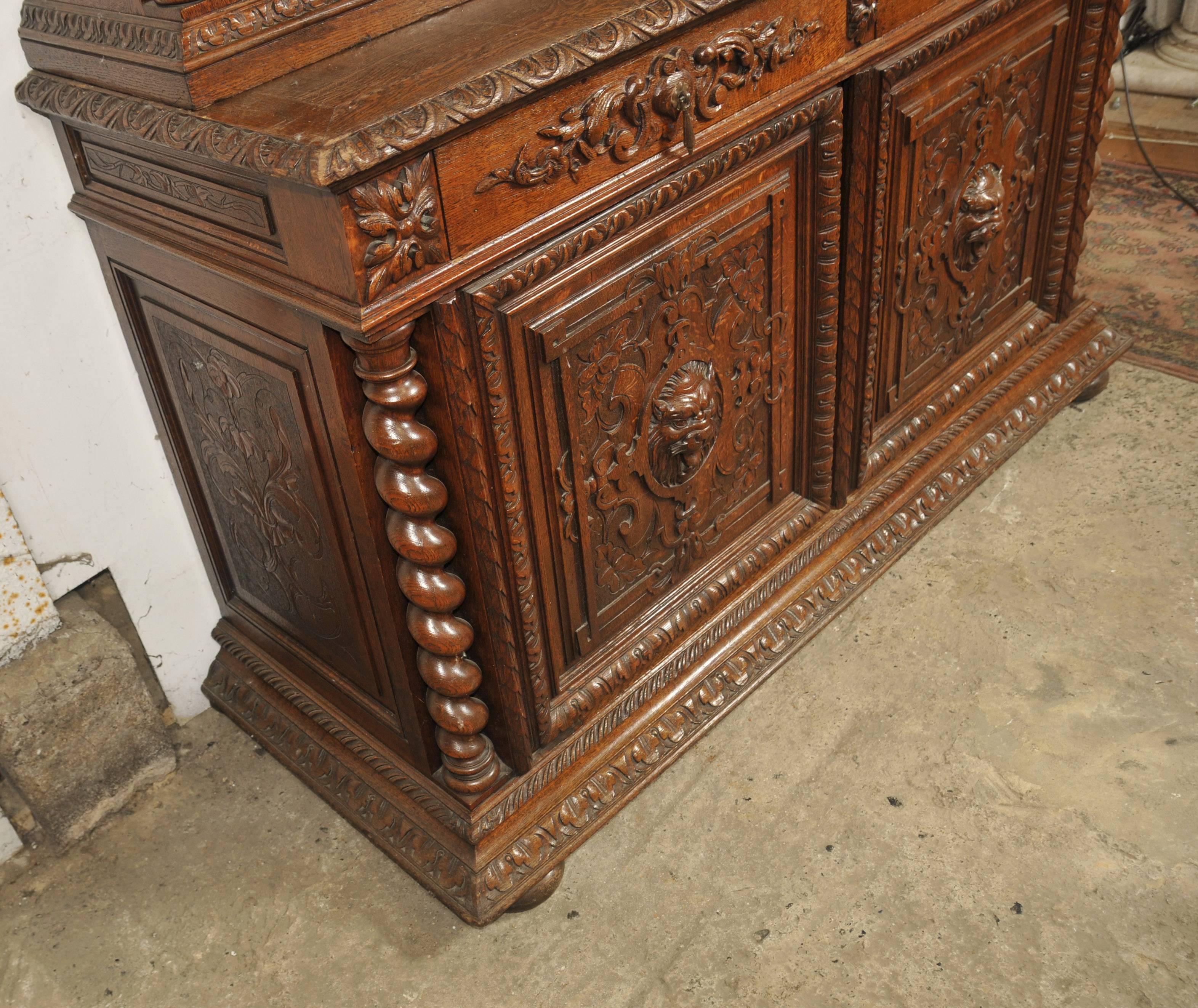 Large Antique Oak Cabinet Bookcase Farmhouse Barley Twist, 1880 For Sale 3