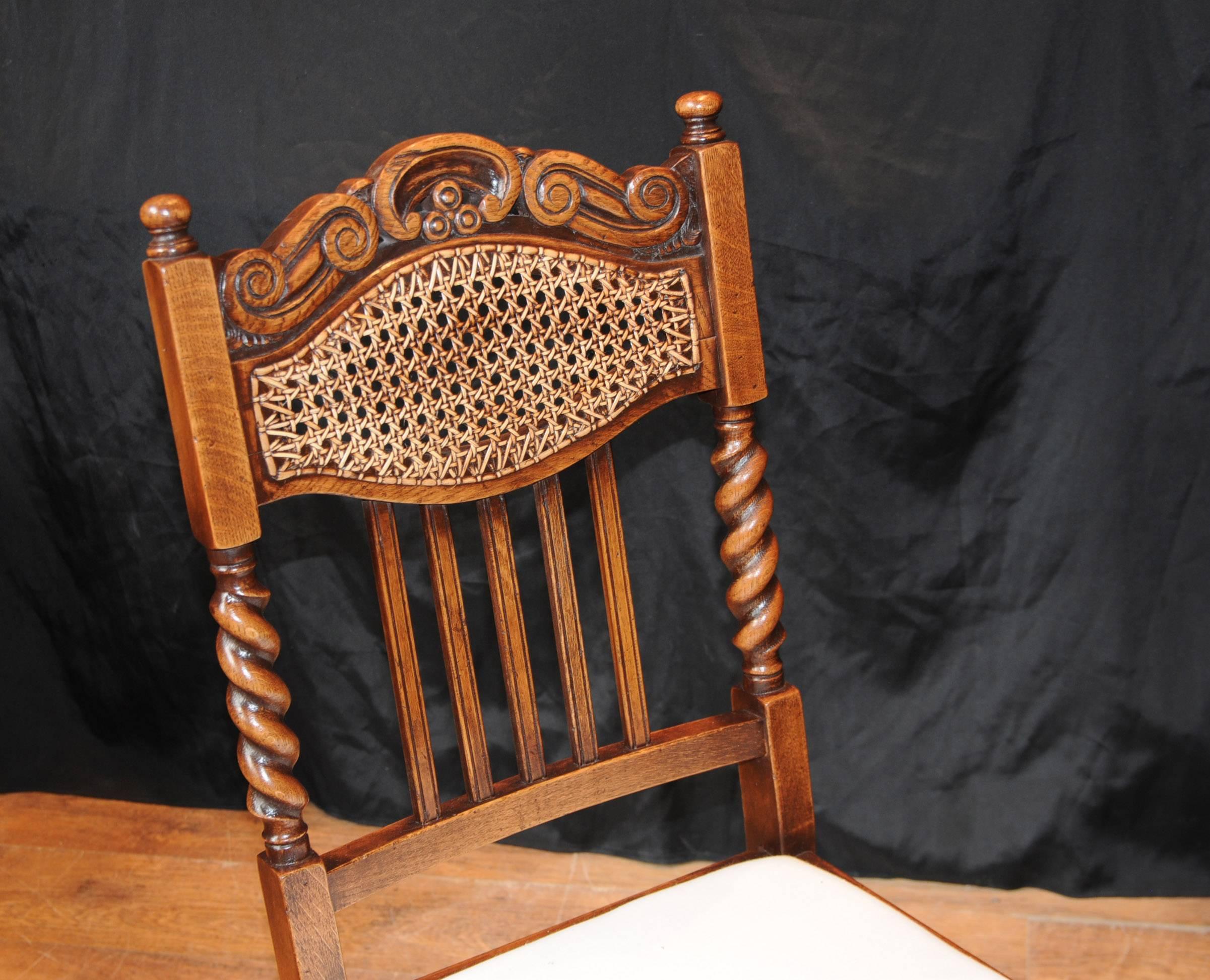 Set of Eight Barley Twist Dining Chairs Kitchen Farmhouse Chair For Sale 5