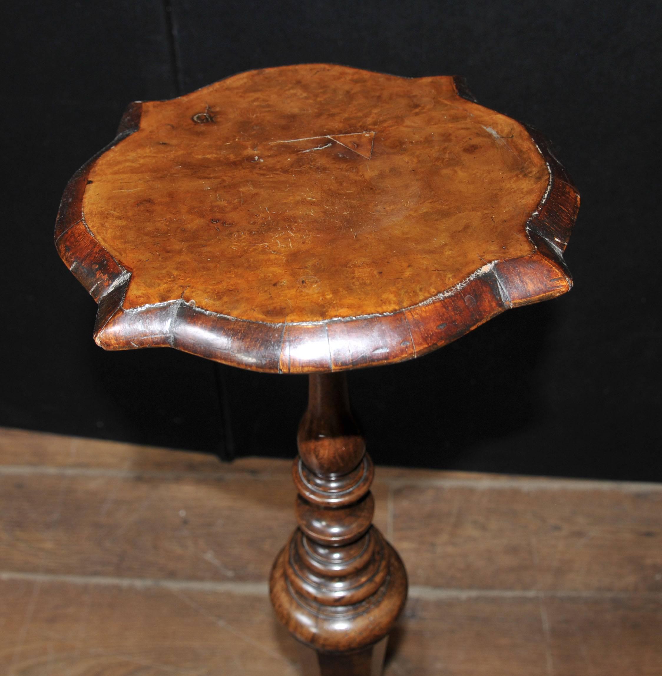 Mid-19th Century Antique William and Mary Walnut Pedestal Stand Table, 1860 For Sale