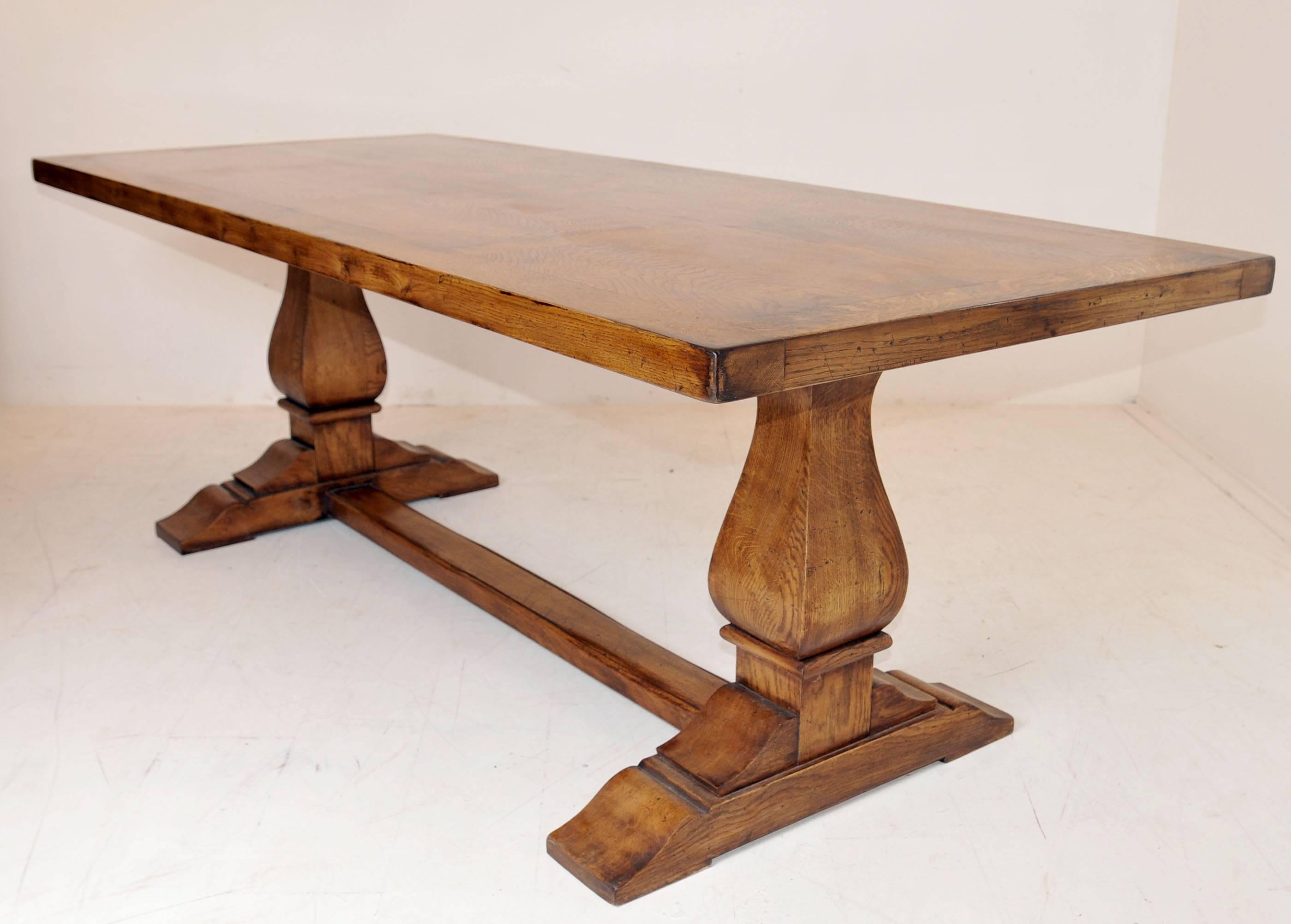 Gorgeous English farmhouse oak refectory table.
Solid and chunky piece, very thick solid oak top and legs.
Great look, perfect for that cosy farmhouse look.
We have various suitable matching farmhouse chairs - Windsors, ladderbacks, spindlebacks