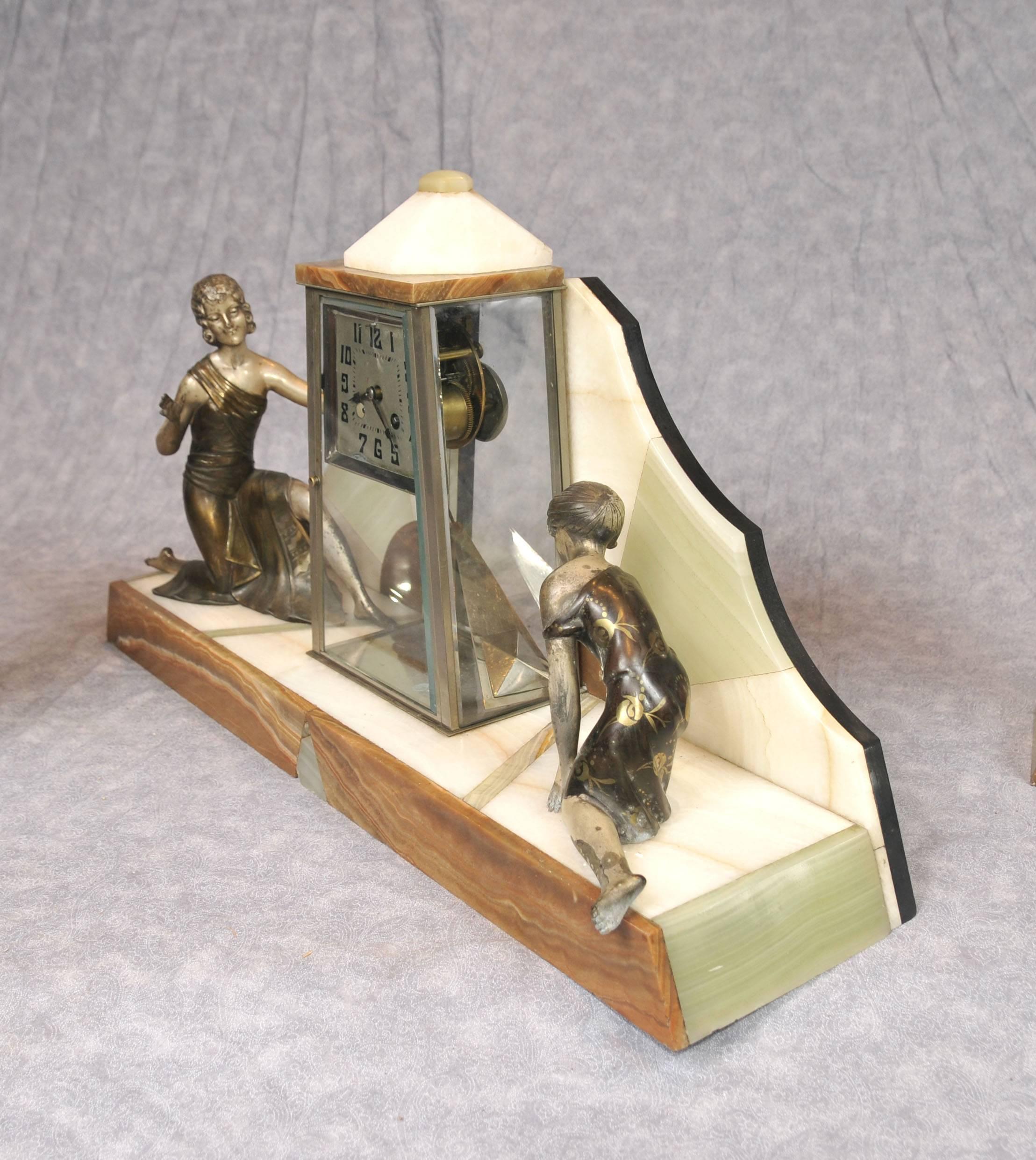 French Antique Art Deco Mantle Clock Set Spelter Figurine 1920s Marble Urns In Good Condition For Sale In Potters Bar, Herts