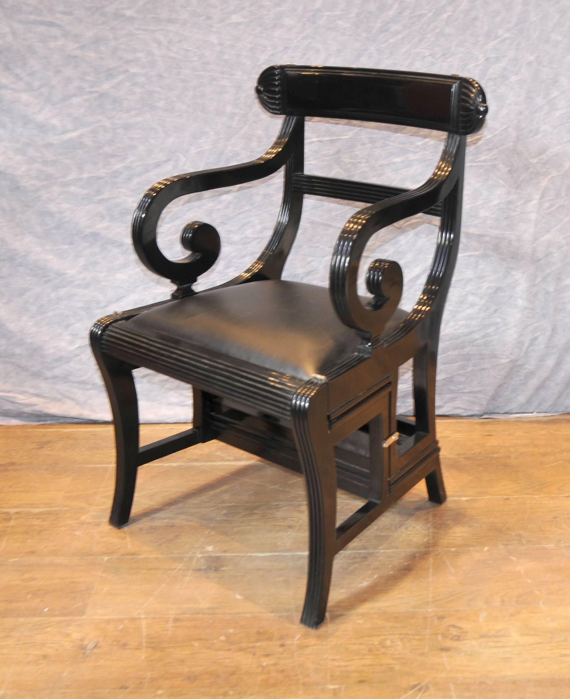 Black Lacquer Regency Style Metamorphic Chair Library Step Ladder In Good Condition For Sale In Potters Bar, Herts