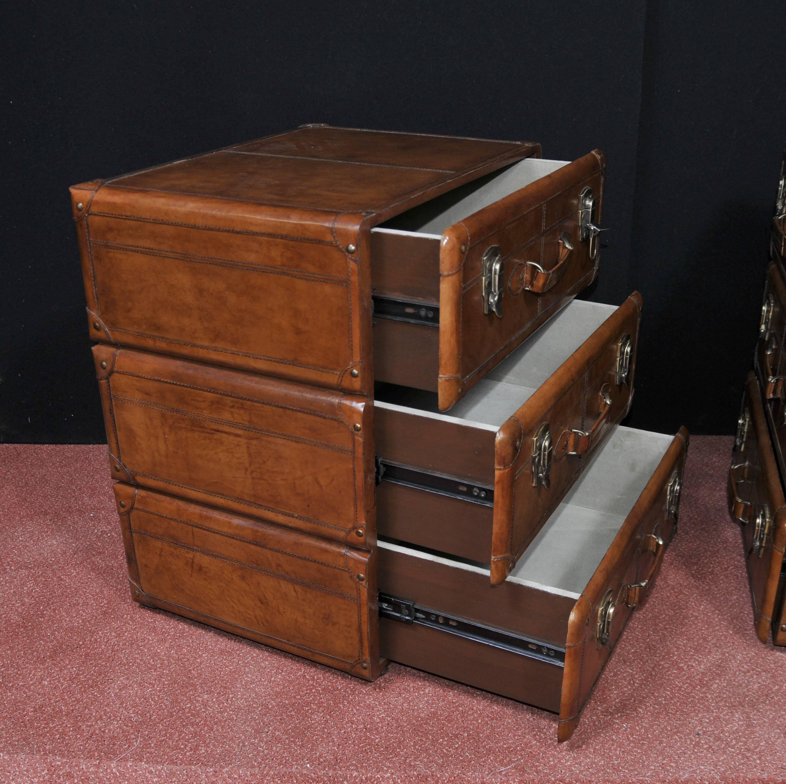 Pair of English Leather Campaign Bedside Chests Nightstands Furniture In Good Condition In Potters Bar, Herts