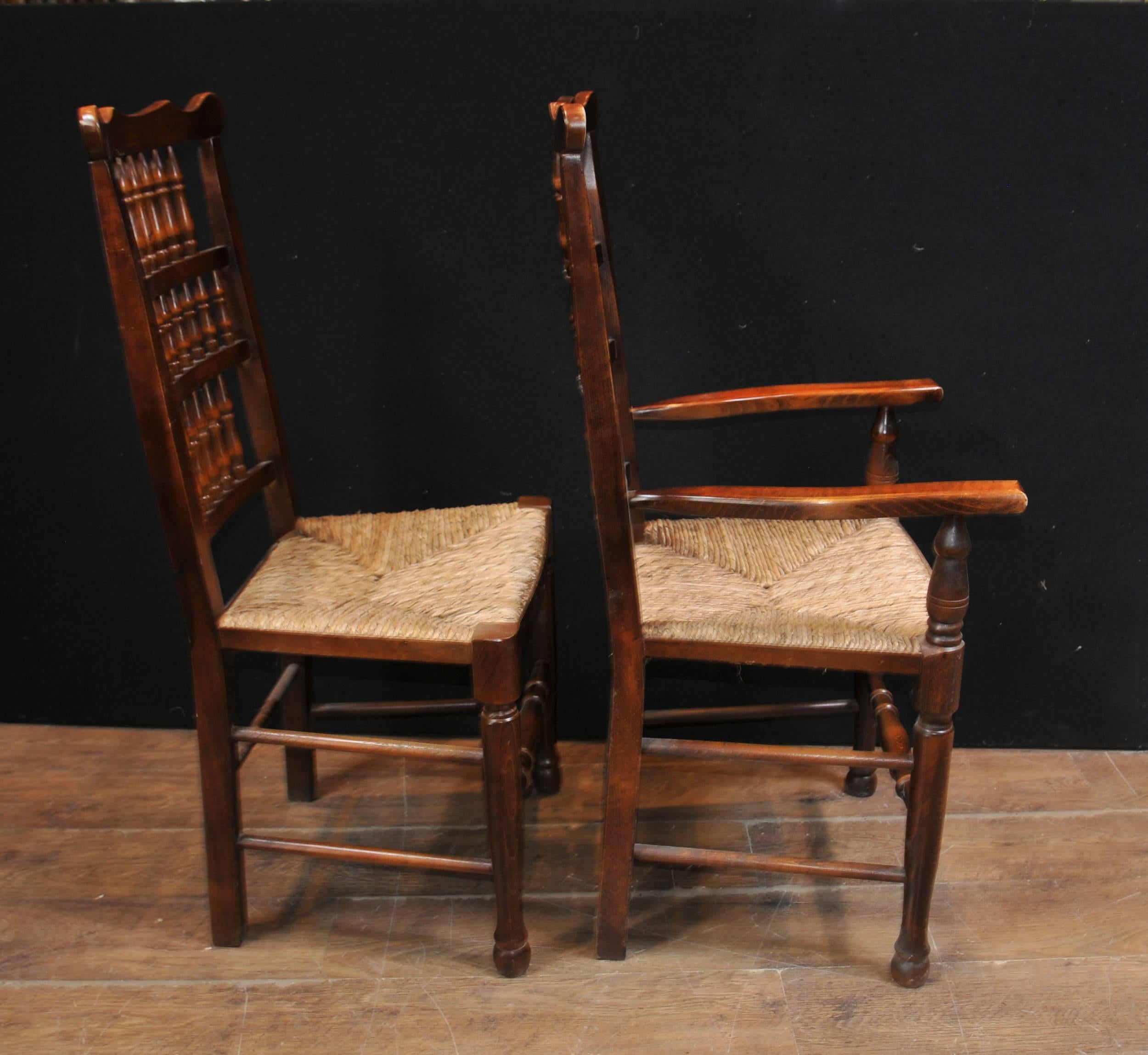 Set of Eight Oak Spindle Back Dining Chairs Kitchen Farmhouse Dinner In Good Condition For Sale In Potters Bar, Herts