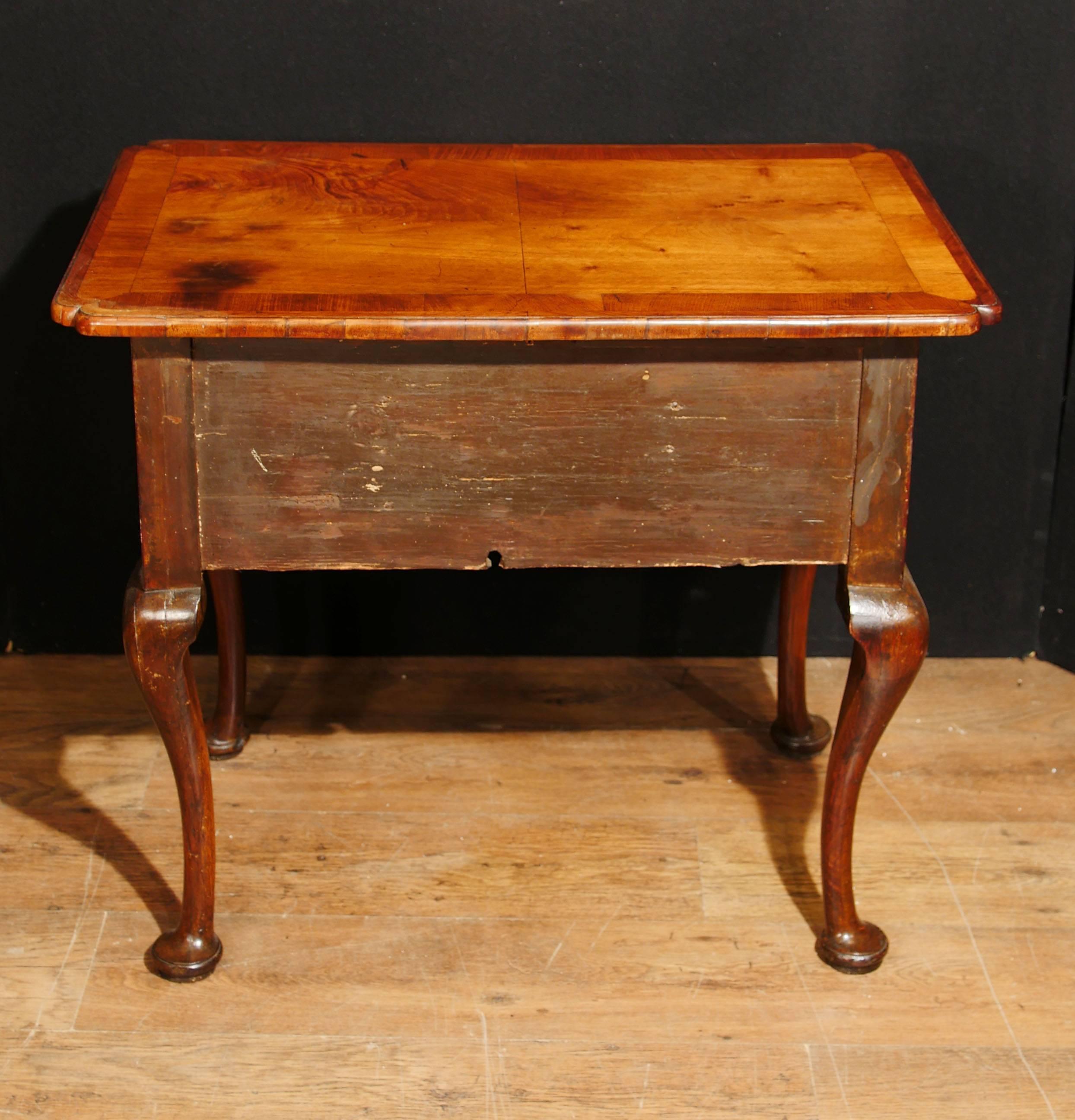 Antique Walnut Queen Anne Low Boy Console Table, 1710 For Sale 1