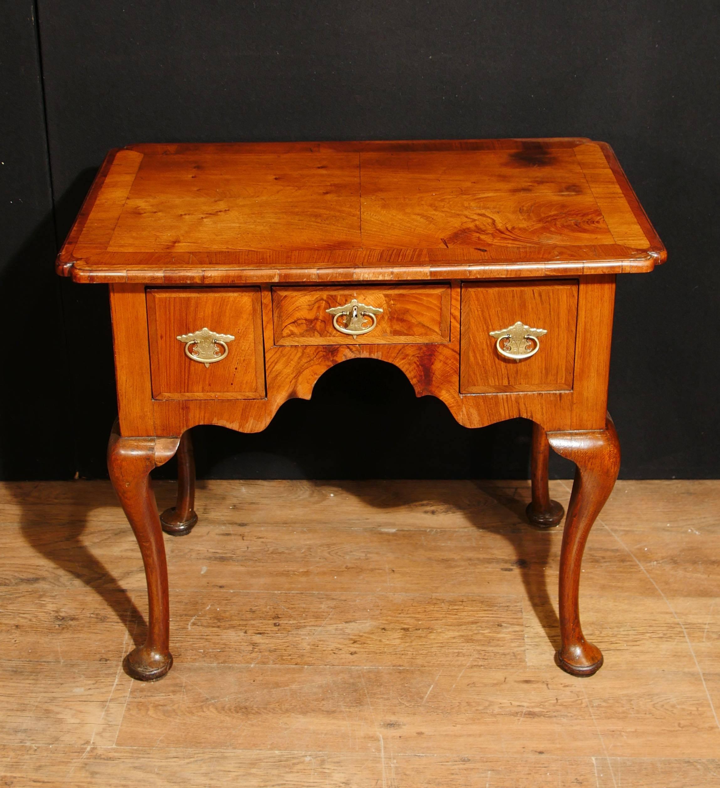 Antique Walnut Queen Anne Low Boy Console Table, 1710 For Sale 5