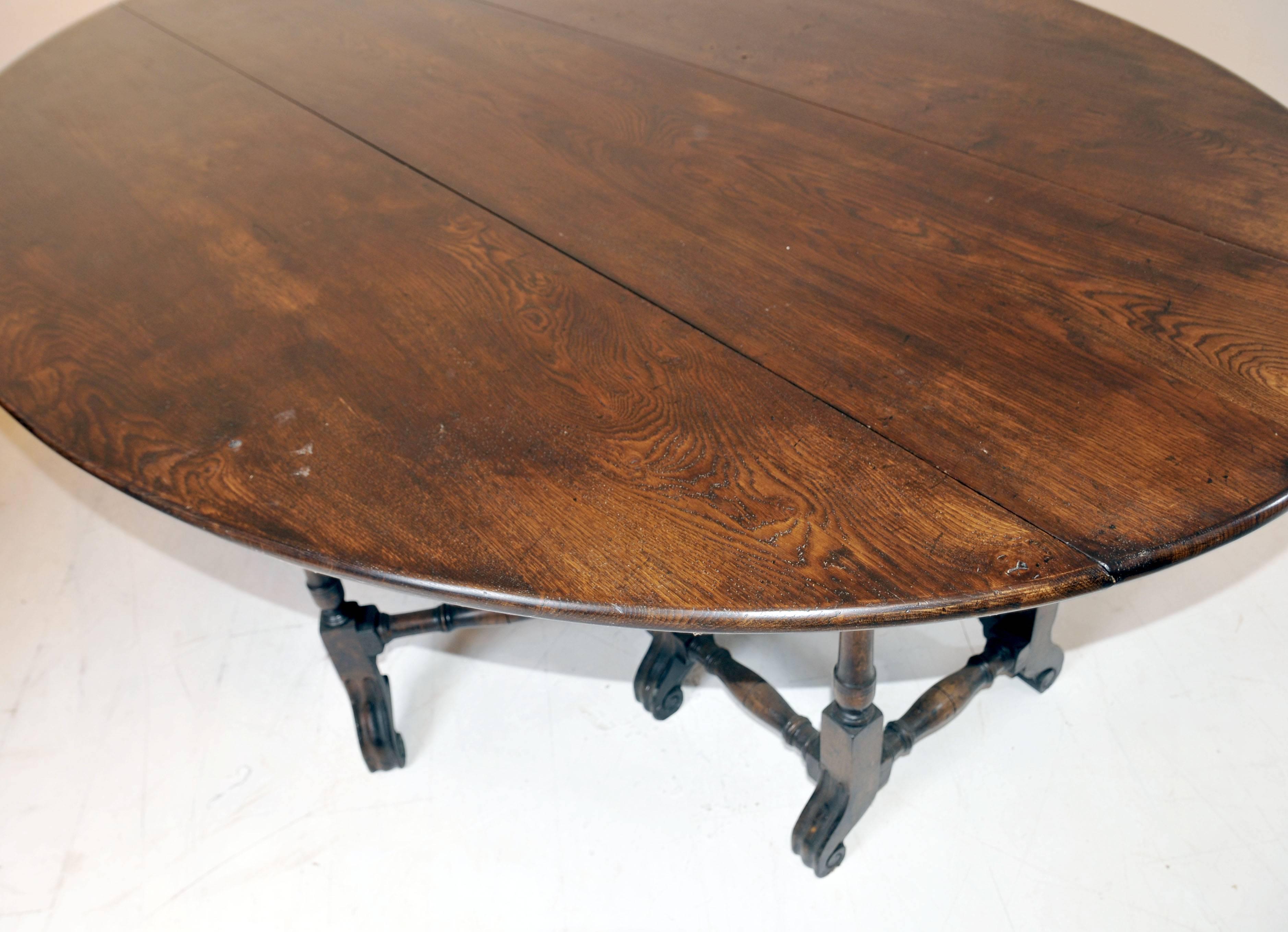 Large Victorian Style Oak Wakes Oval Table Extending Refectory For Sale 4