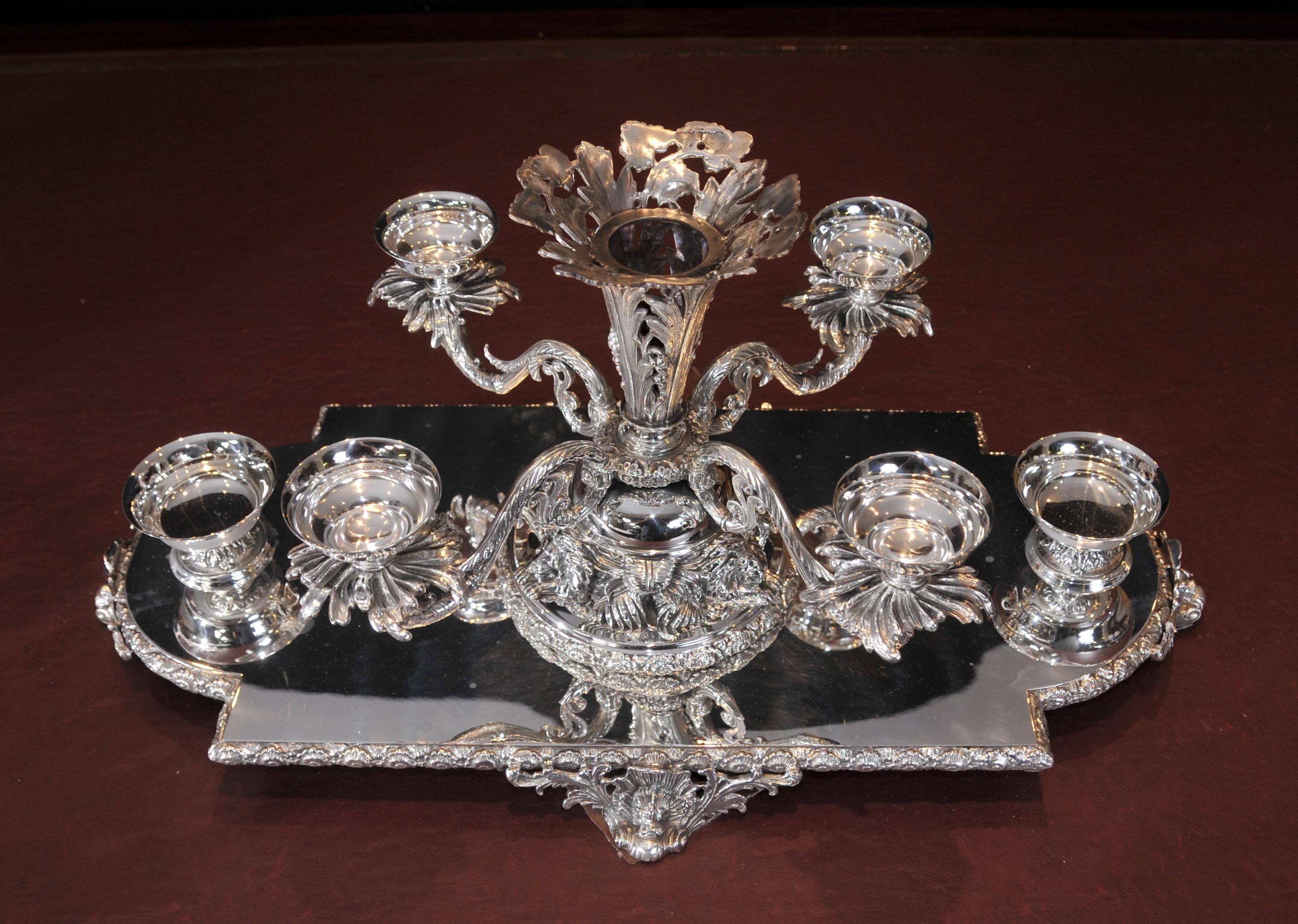 Sheffield Silver Plate Centrepiece Glass Epergne Victorian Platter For Sale 2