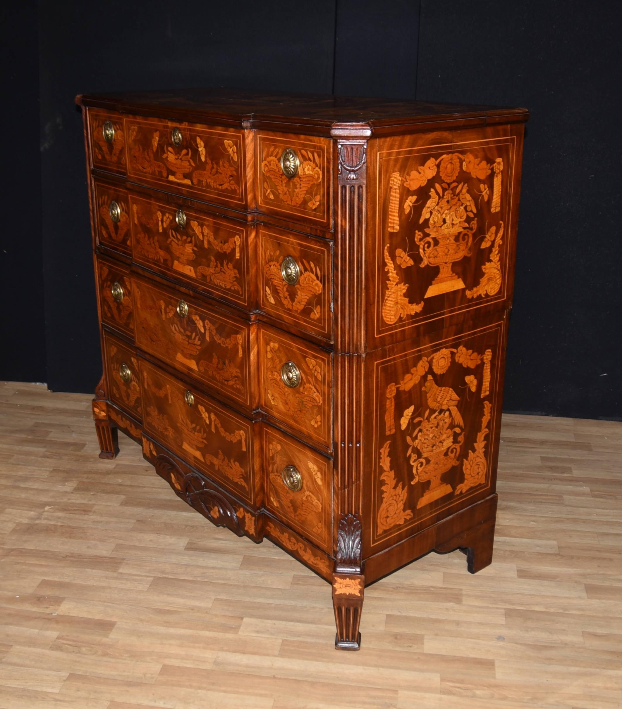 Absolutely exquisite Dutch marquetry antique chest of drawers or commode
Handsome piece, proffusion of intricate marquetry inlay work a delight
Very intricate floral motifs and arabesques
Love the breakfront form to the front
Four drawers so