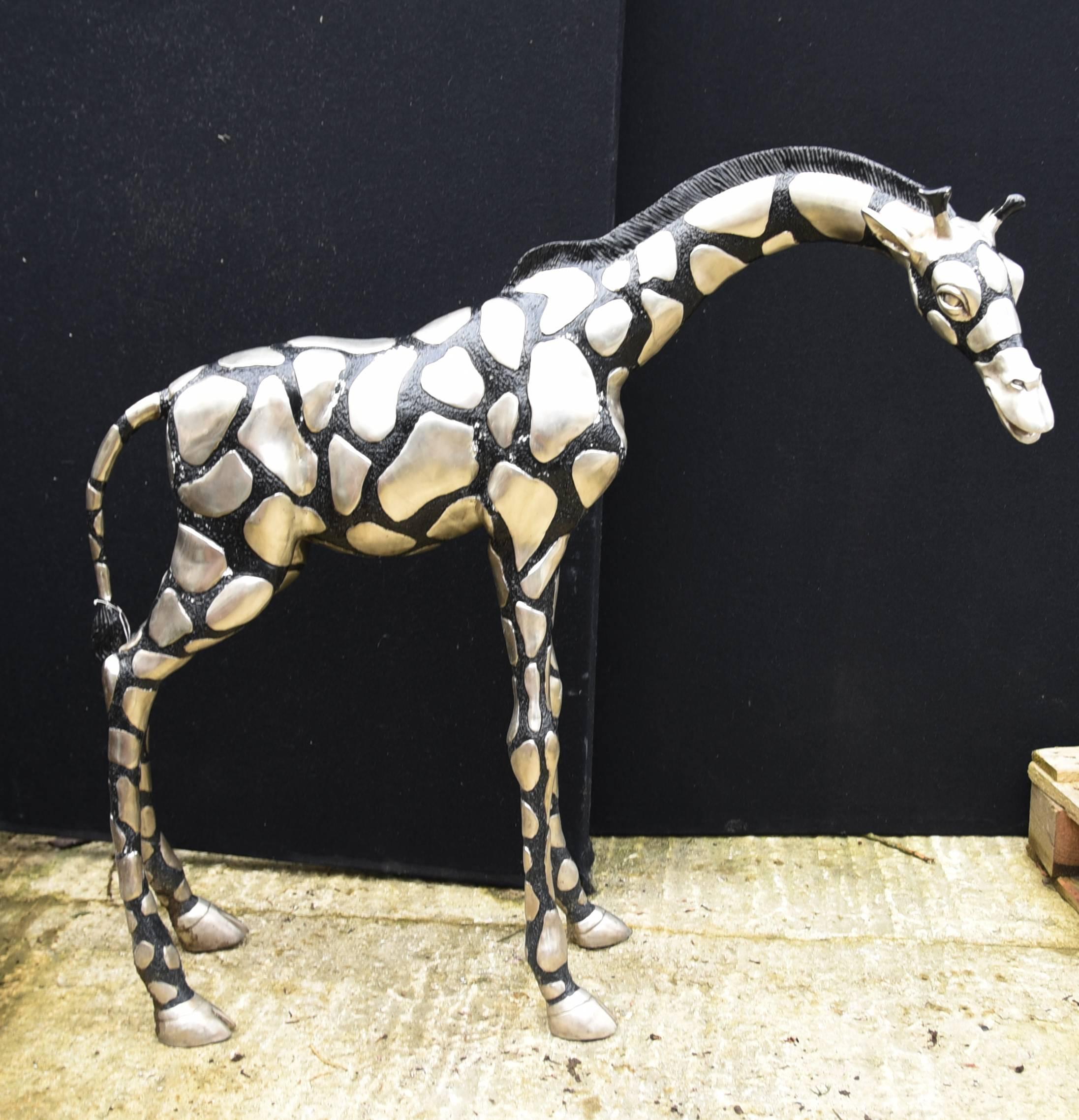 Late 20th Century Pair of Big Silver Bronze African Giraffe Statues Garden Art Casting Giraffes For Sale