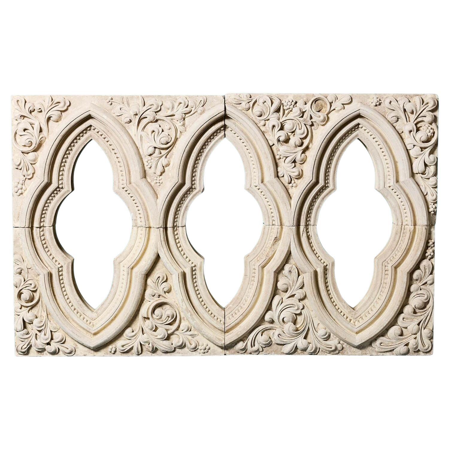 The Window en pierre calcaire sculptée de récupération