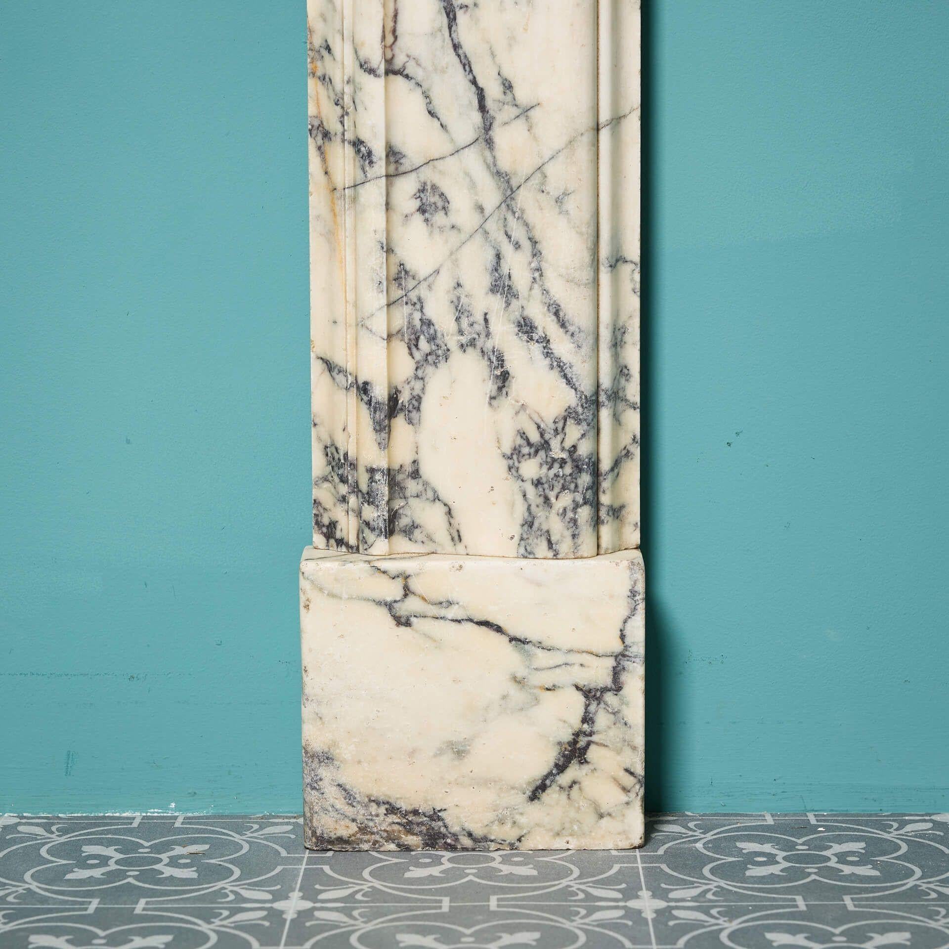 Kaminsims aus violettem Breche-Marmor im Bolection-Stil, George III.-Stil (Englisch) im Angebot