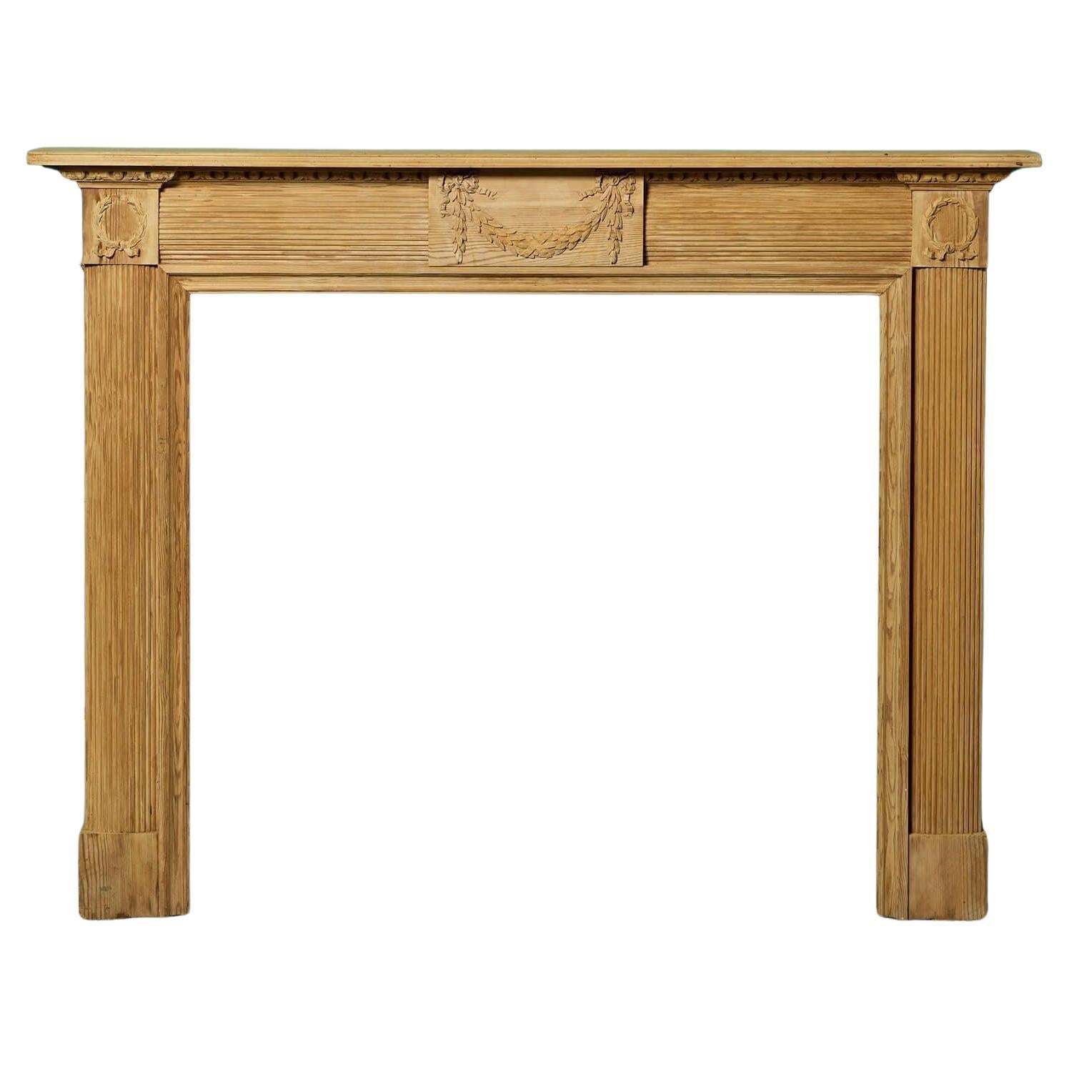 Cheminée en bois de style Régence en vente