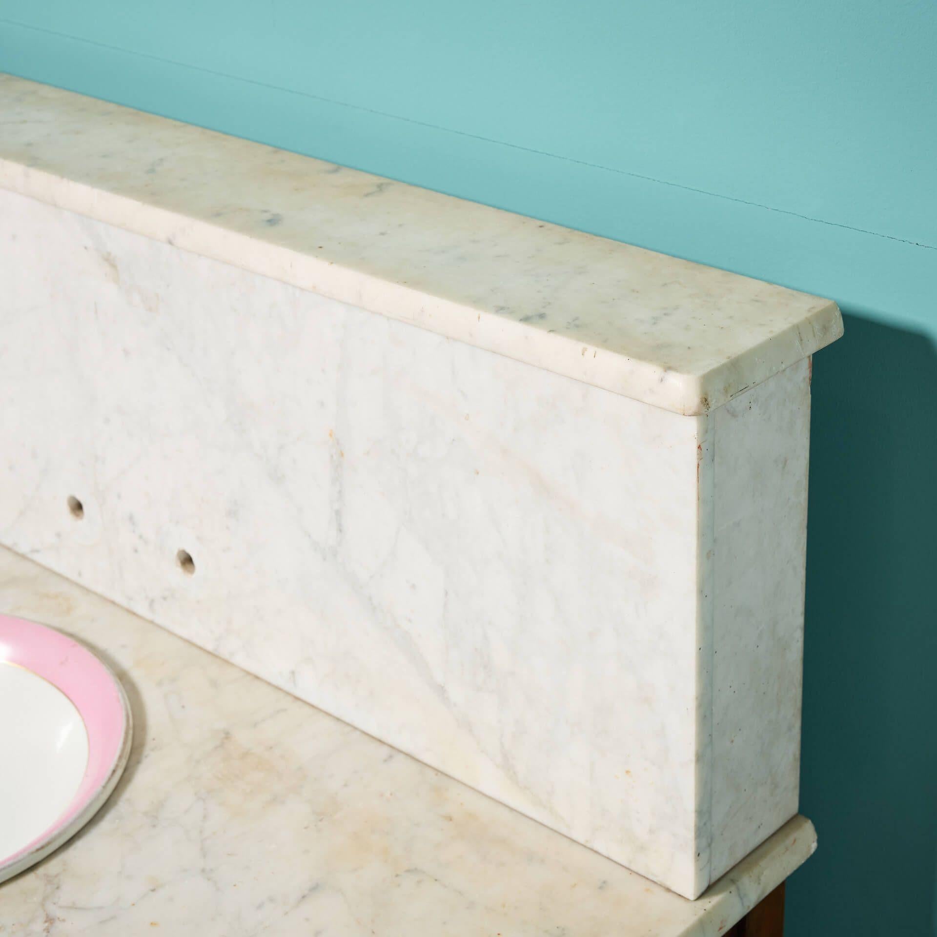 XIX secolo Antico lavabo in marmo di Carrara in stile Luigi in vendita