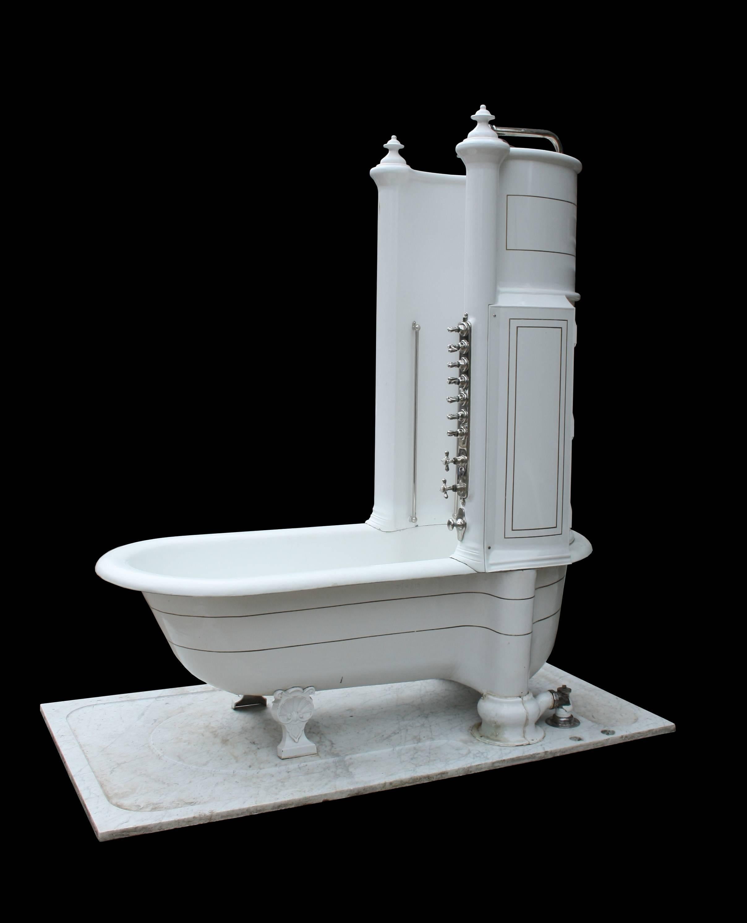 Royal Doulton Canopy / Shower Bath with Marble Base In Good Condition In Wormelow, Herefordshire
