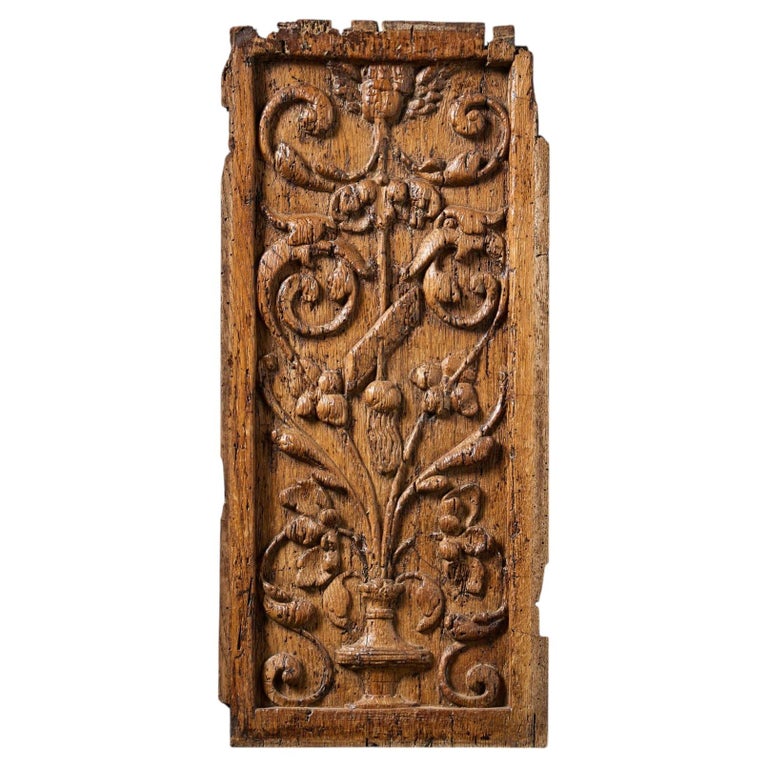 Geschnitzte Blumentafel aus der französischen Renaissance des frühen 16. Jahrhunderts im Angebot bei 1stDibs Deutschland