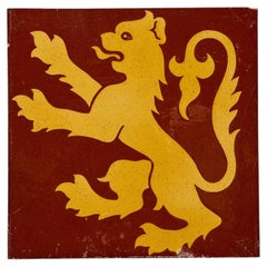 Fliese mit heraldischem Motiv eines aufgerichteten gelben Löwen aus dem 19. Jahrhundert von Minton