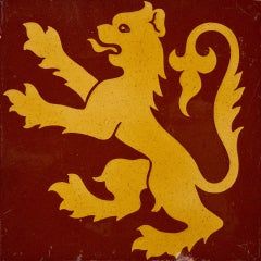 Fliese mit heraldischem Motiv eines aufgerichteten gelben Löwen aus dem 19. Jahrhundert von Minton